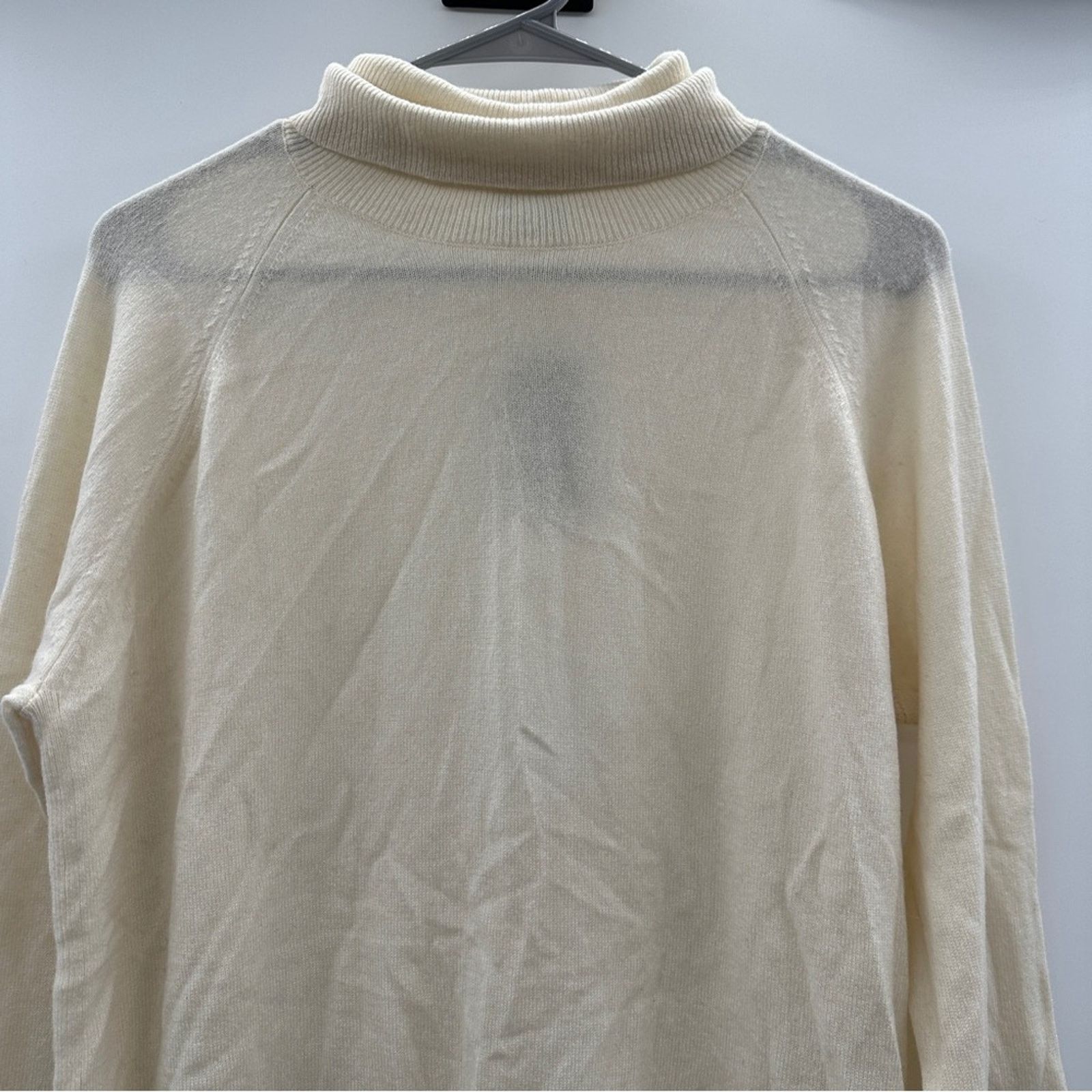 J.McLaughlin J. McLaughlin 100% Cashmere Cream Turtleneck Sweater Sz L Size L / US 10 / IT 46 - 2 Thumbnail