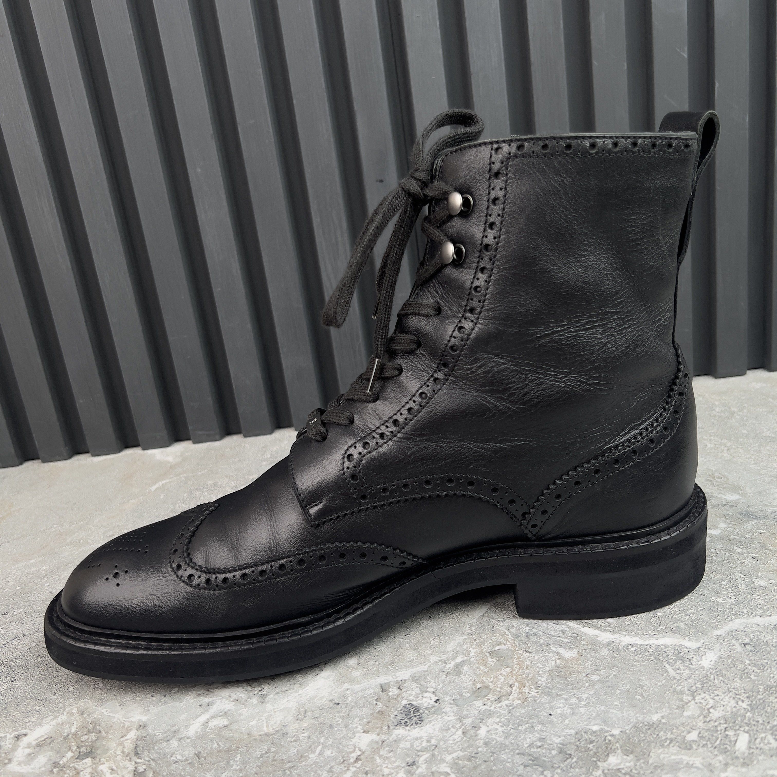 Louis Vuitton Combat Boots LV Medallion Wingtip Perforated Black Leather Size US 10.5 / EU 43-44 - 5 Thumbnail