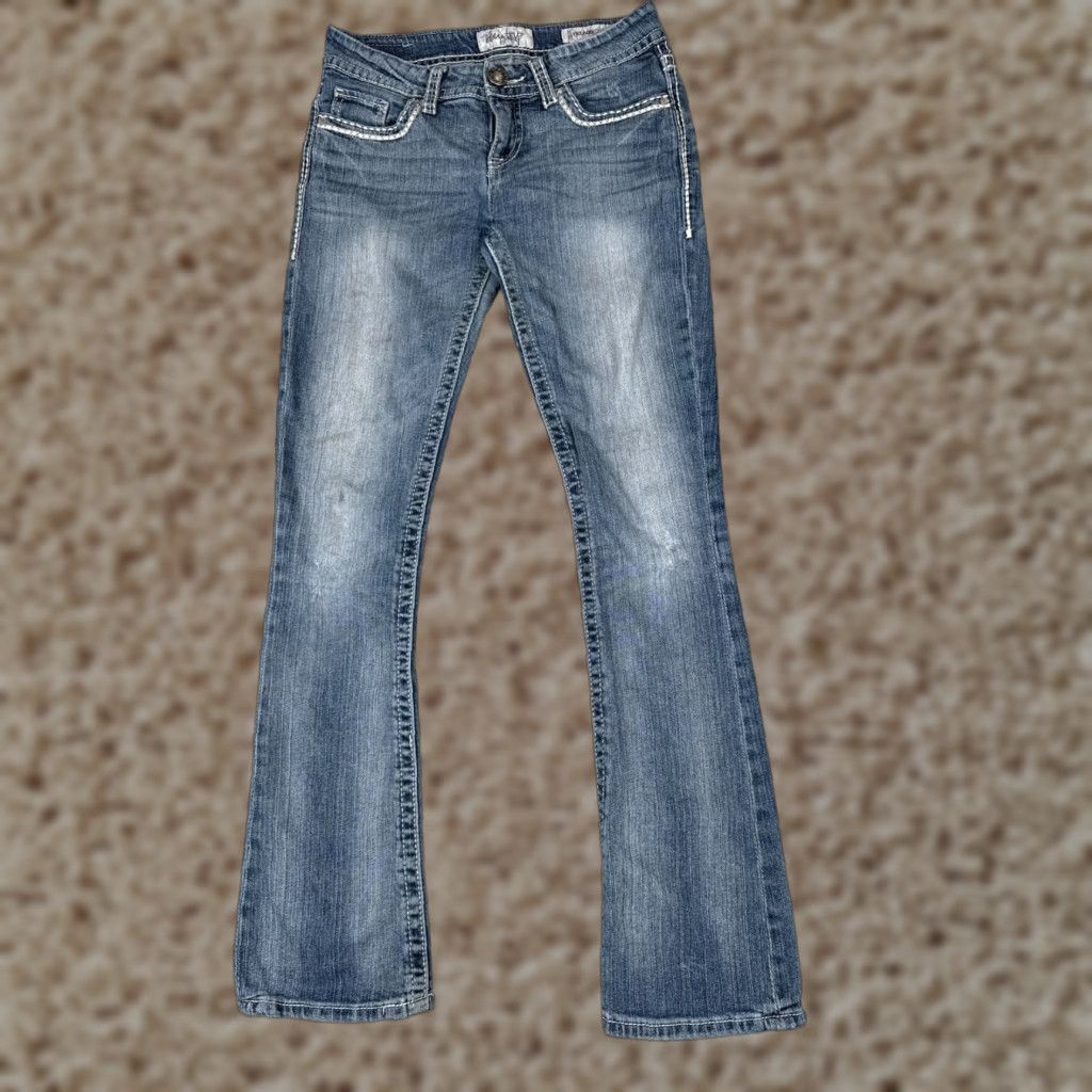Vintage Daytrip Women's Blue Denim Jeans 28x31 Bootcut Low Rise Stretch Cotton Vintage 90s Designer Size 28" / US 6 / IT 42 - 1 Thumbnail