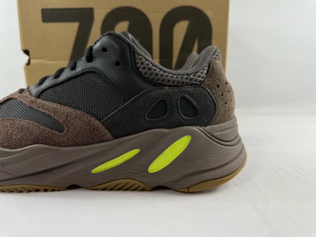 Adidas adidas Yeezy Boost 700 'Mauve' 2018 EE9614 Size US 12 / EU 45 - 7 Thumbnail
