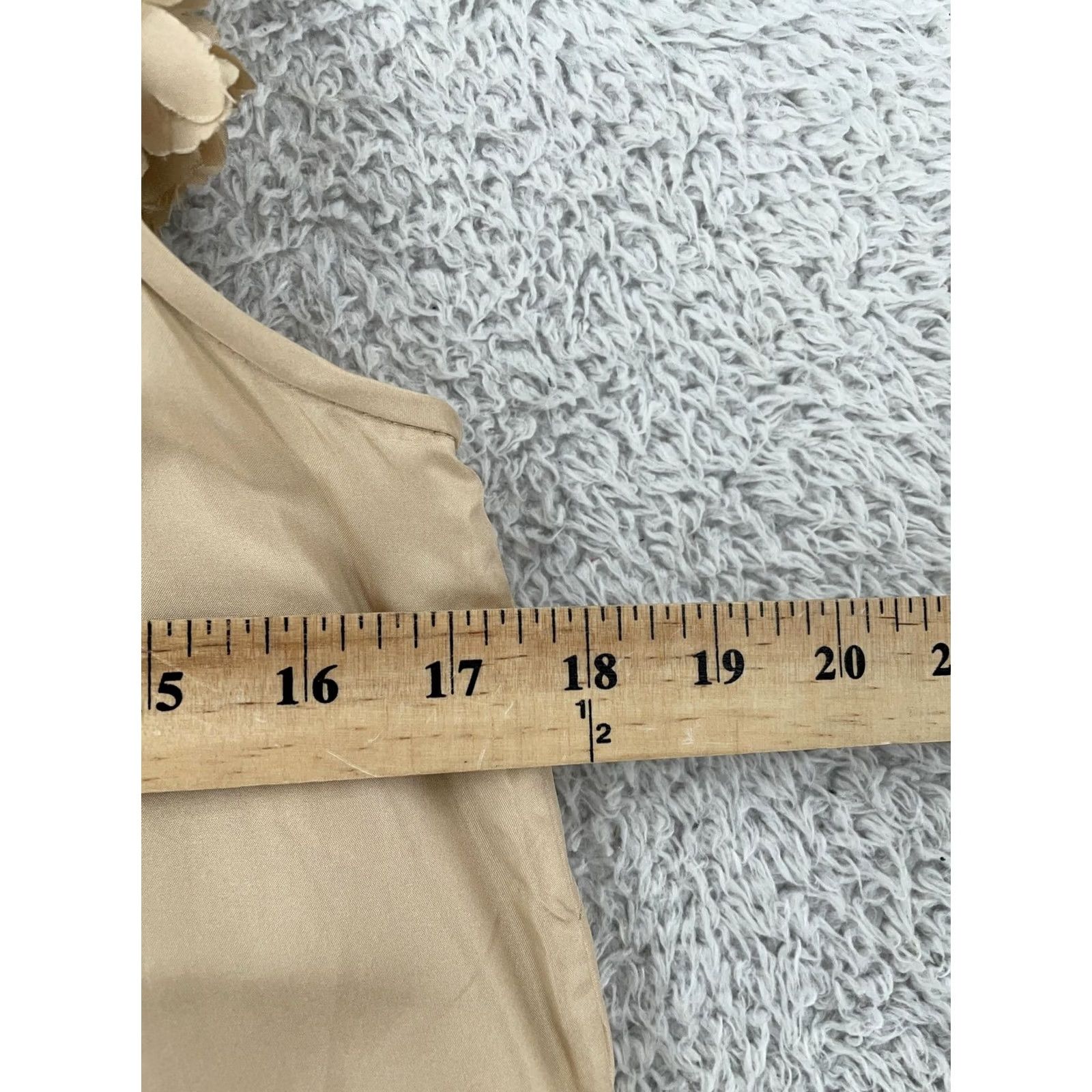 J.Crew J.Crew Blouse Top Women's 2 Beige Silk Sleeveless Round Neck Ruffle Applique Sleeveless Shirt Women Beige Silk Blouse 2 Size XS / US 0-2 / IT 36-38 - 4 Thumbnail