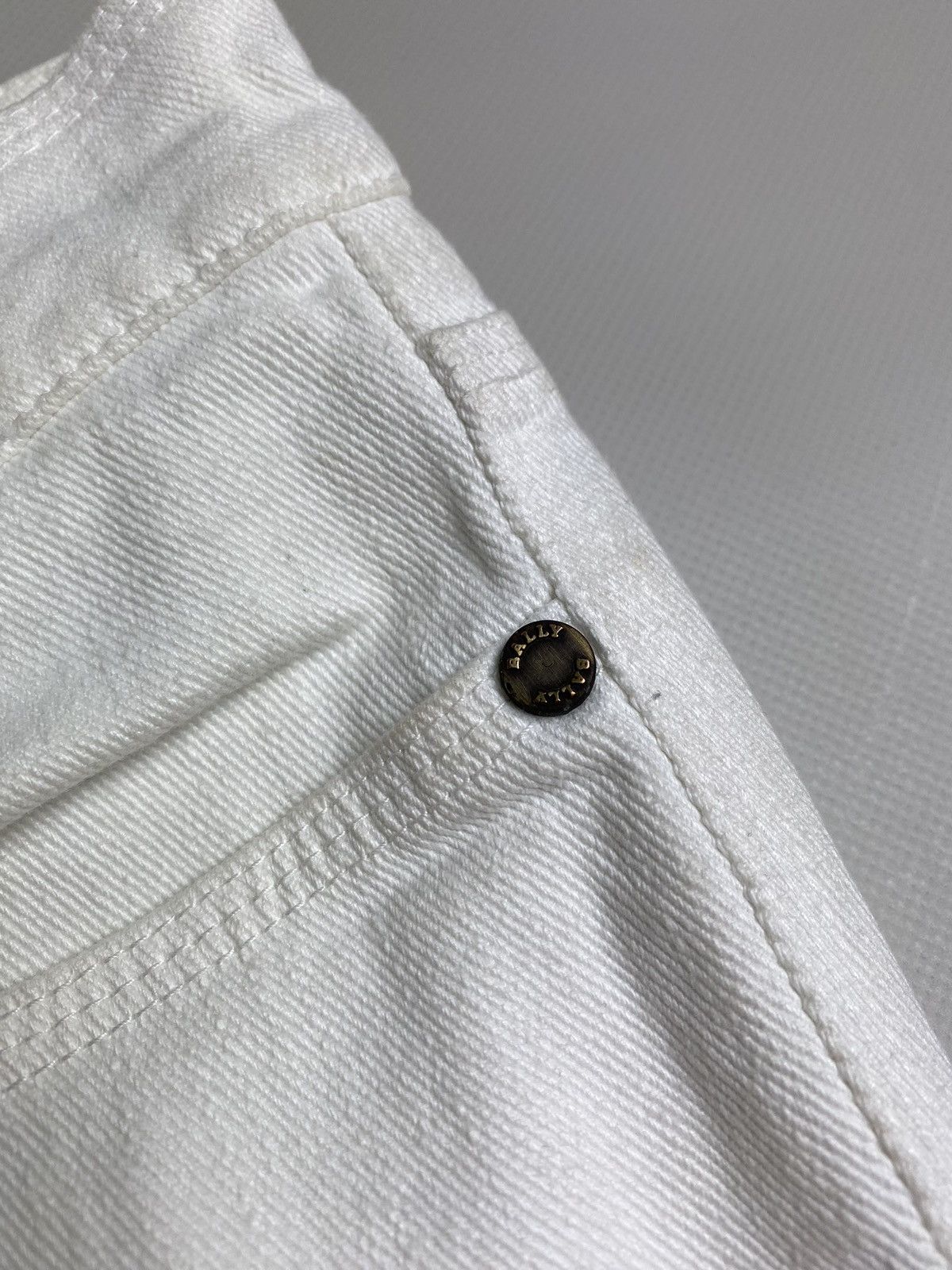Bally Bally Ladies denim jeans size US 10 IT 44 white Size 32" / US 10 / IT 46 - 15 Thumbnail