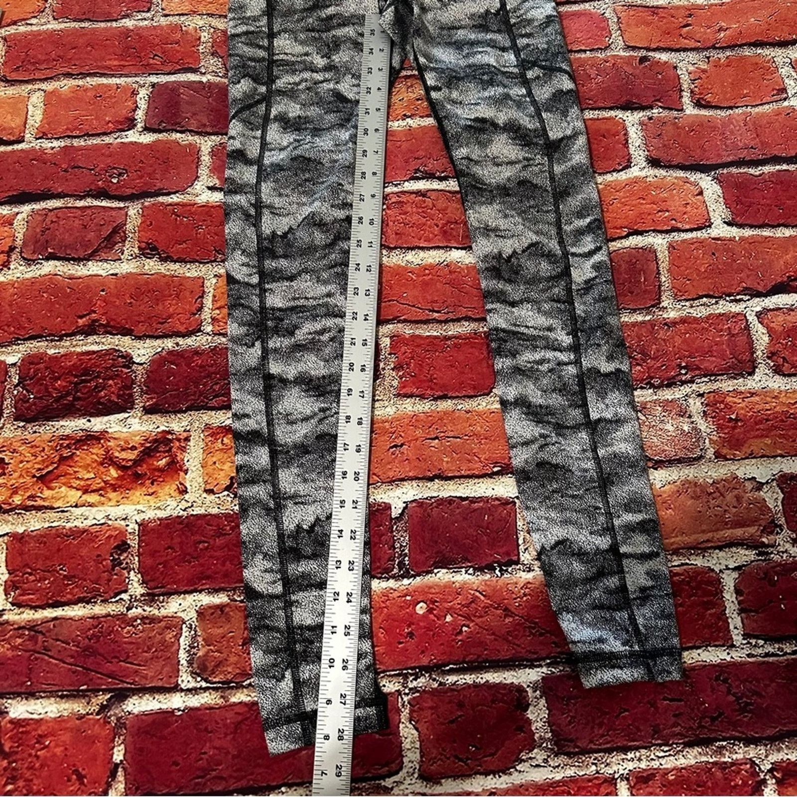 Lululemon Lululemon leggings size 4 Size 27" / US 4 / IT 40 - 5 Thumbnail