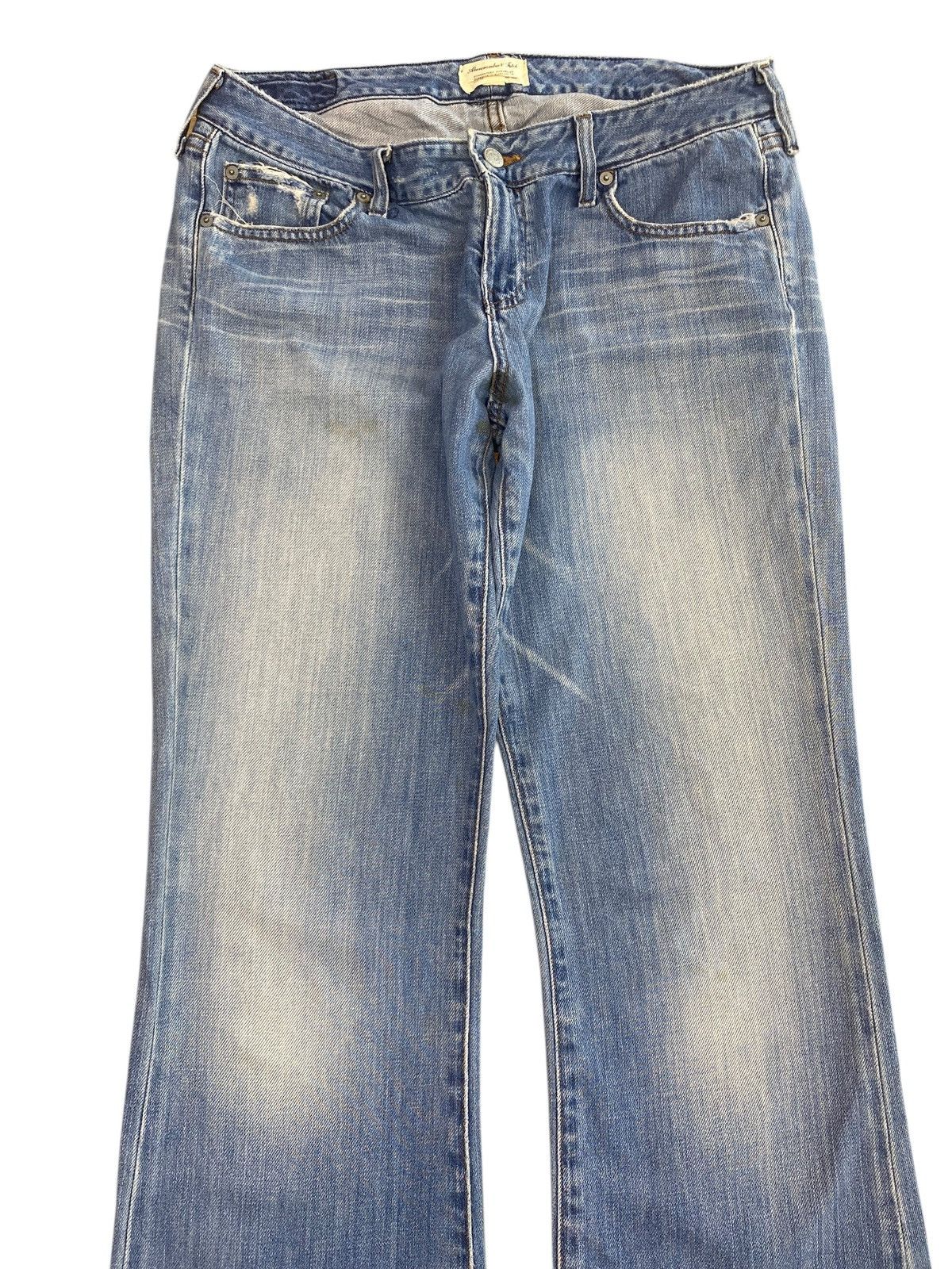 Abercrombie & Fitch Abercrombie & Fitch Faded Wash Style Flare Jeans Size US 32 / EU 48 - 2 Thumbnail