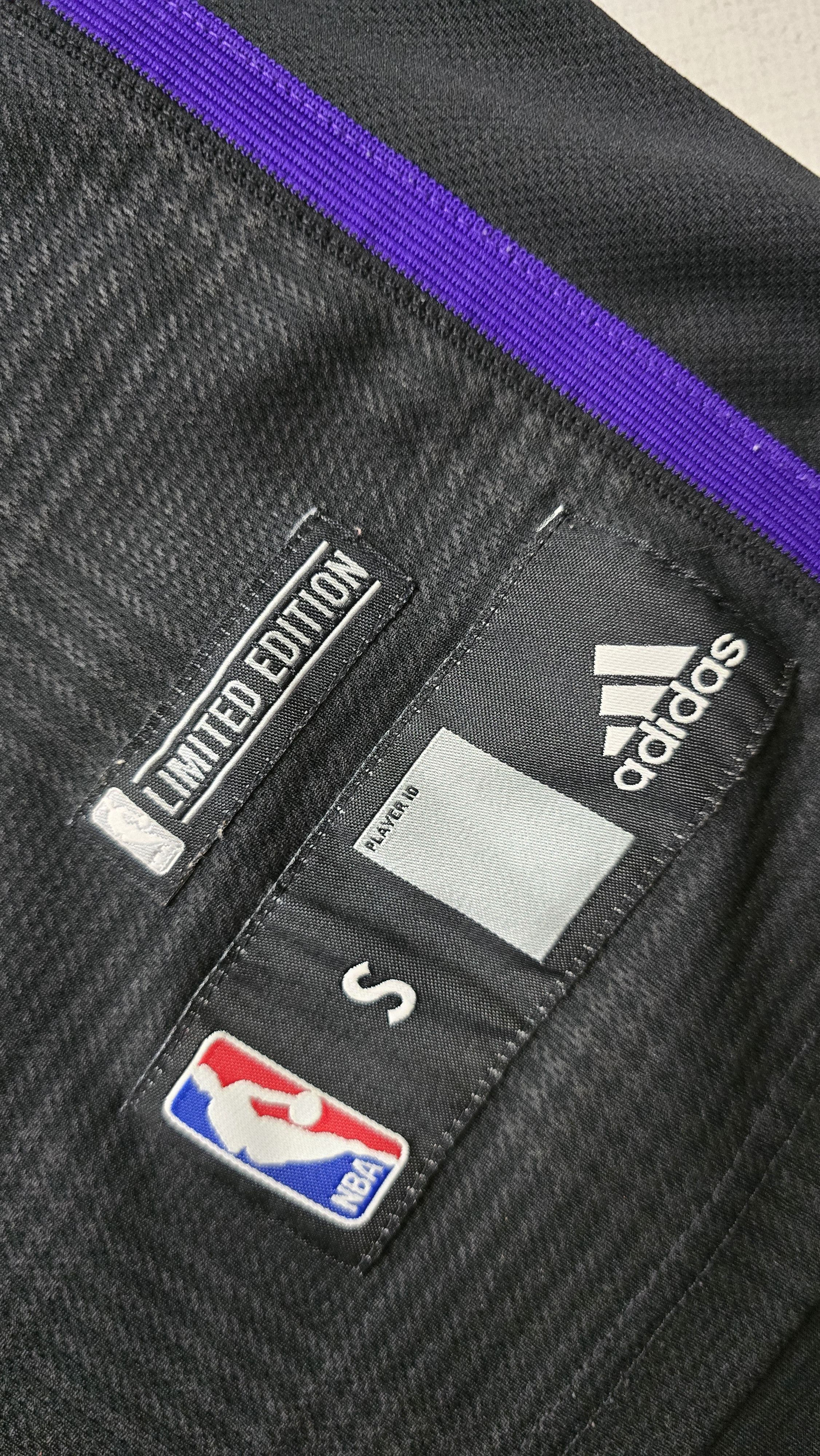 Adidas Kobe Bryant 24 LA Lakers Black Purple Limited Edition Jersey Size US S / EU 44-46 / 1 - 17 Thumbnail