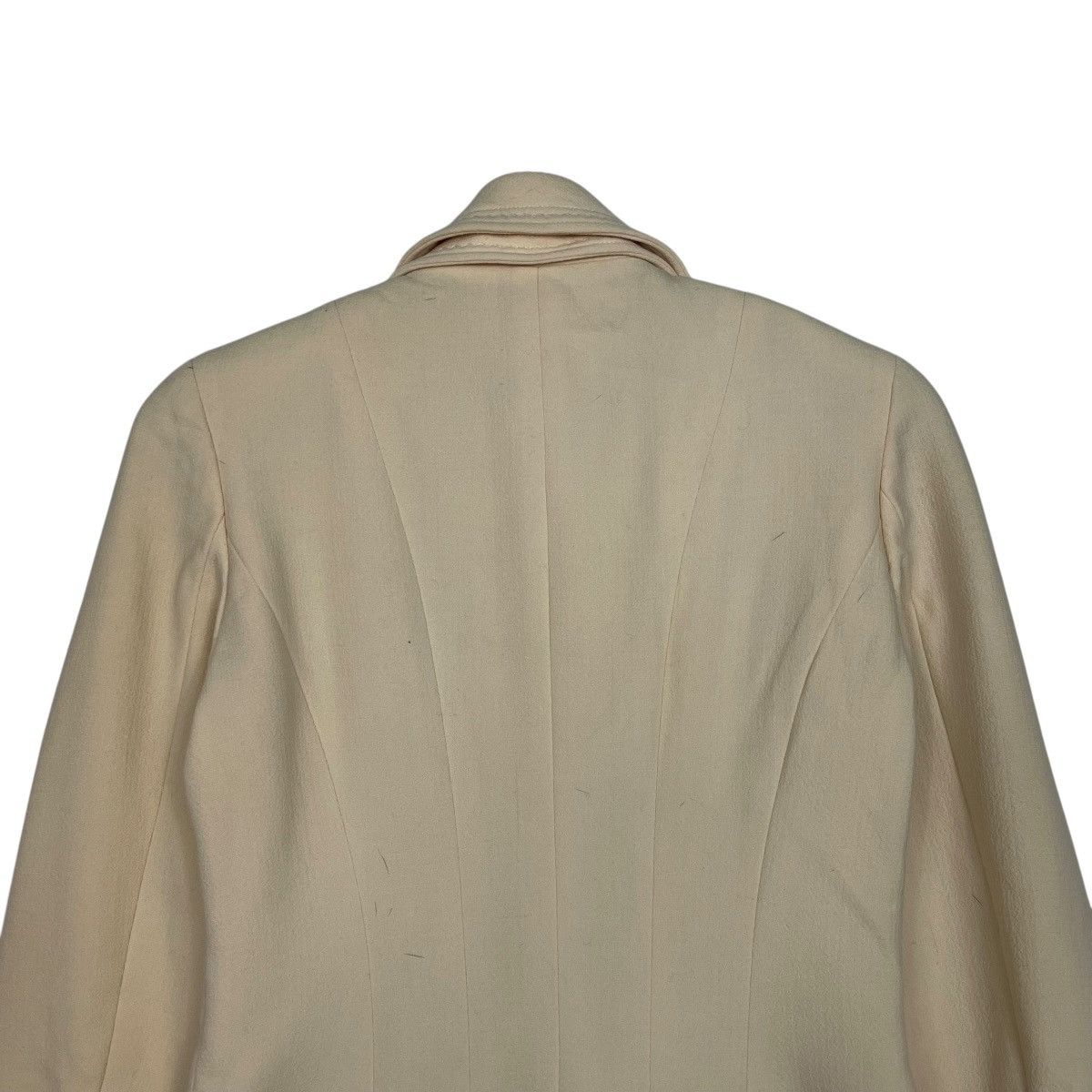 Chanel Vintage Chanel Boutique Light Brown Jacket Size XS / US 0-2 / IT 36-38 - 8 Thumbnail