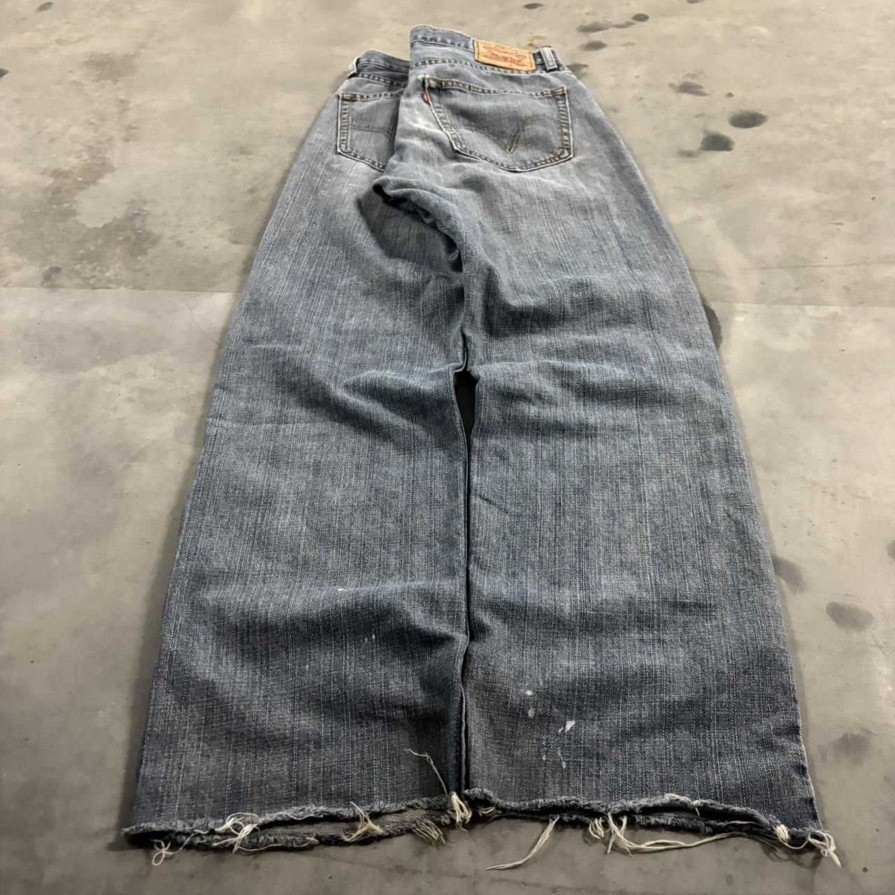 Levi's Crazy Vintage Y2K/2000s Grunge Levis Dark Wash Denim Jeans! 33x30 Size US 33 - 4 Thumbnail