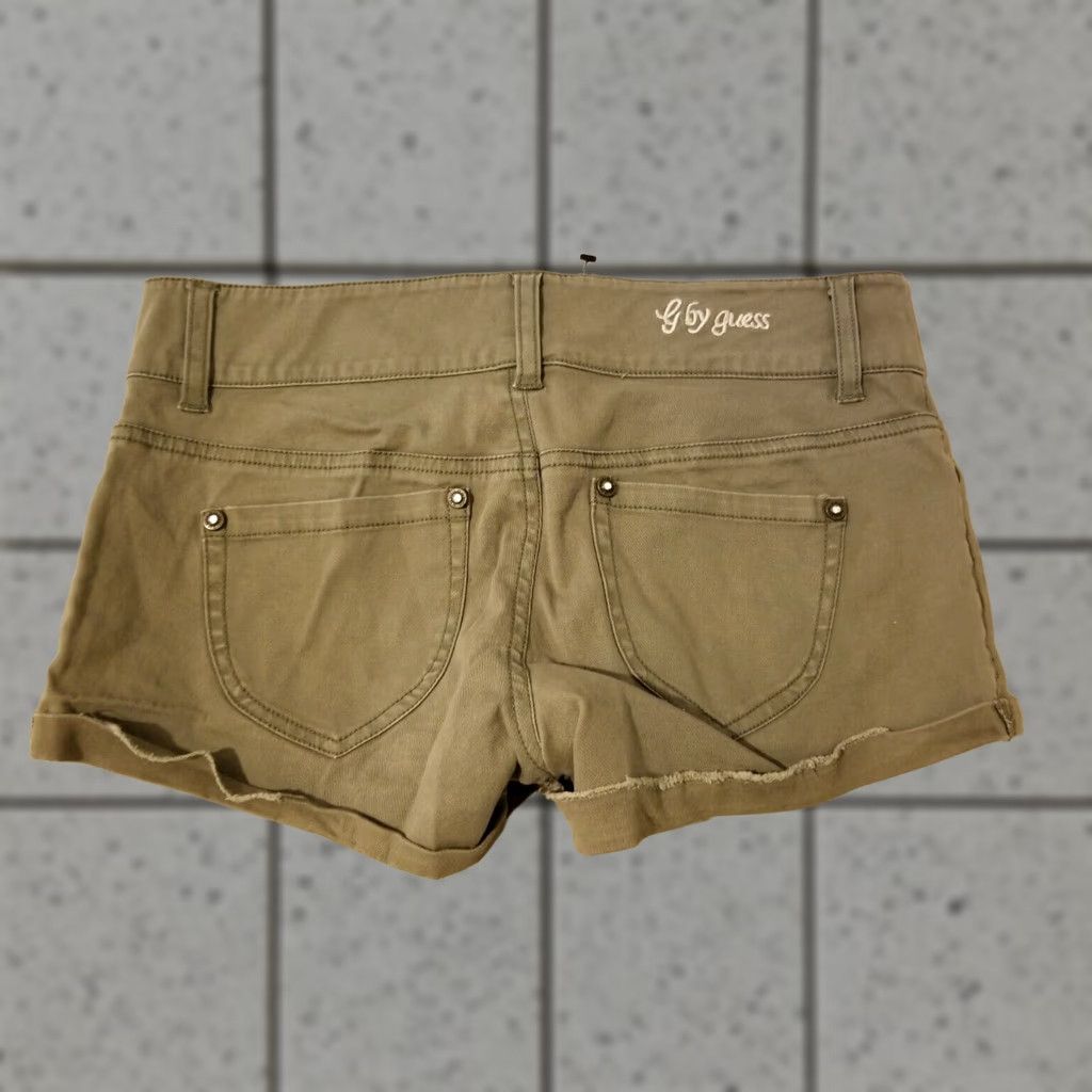 Guess VINTAGE Womens Guess Shorts Chino Beige 24 Cotton Khaki Size 24 Womens Cotton Chino Beige Shorts Guess Size 42" / US 20 - 1 Thumbnail