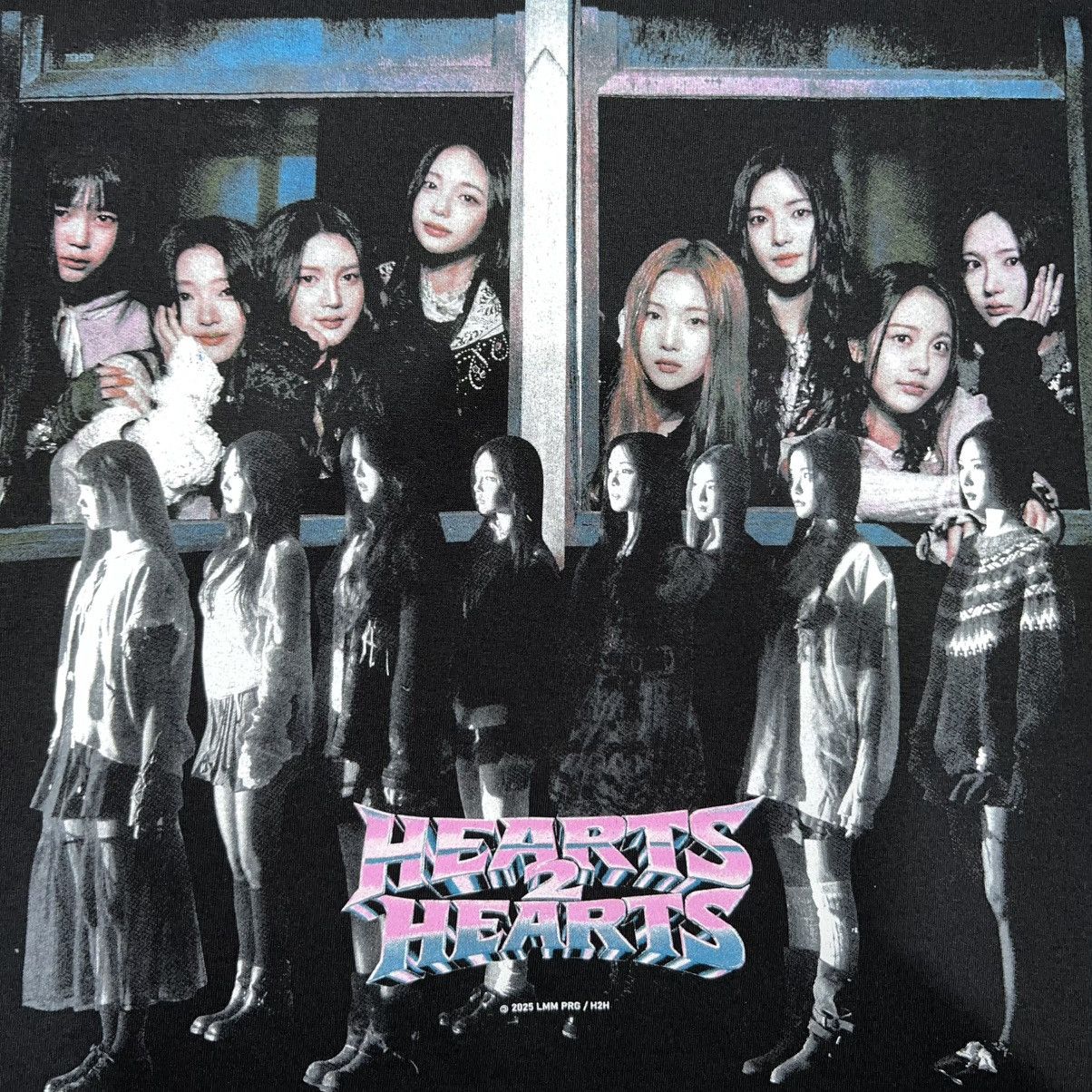 Band Tees hearts2hearts girlgroup kpop Hearts 2 Hearts Hatchu Size US XL / EU 56 / 4 - 1 Thumbnail