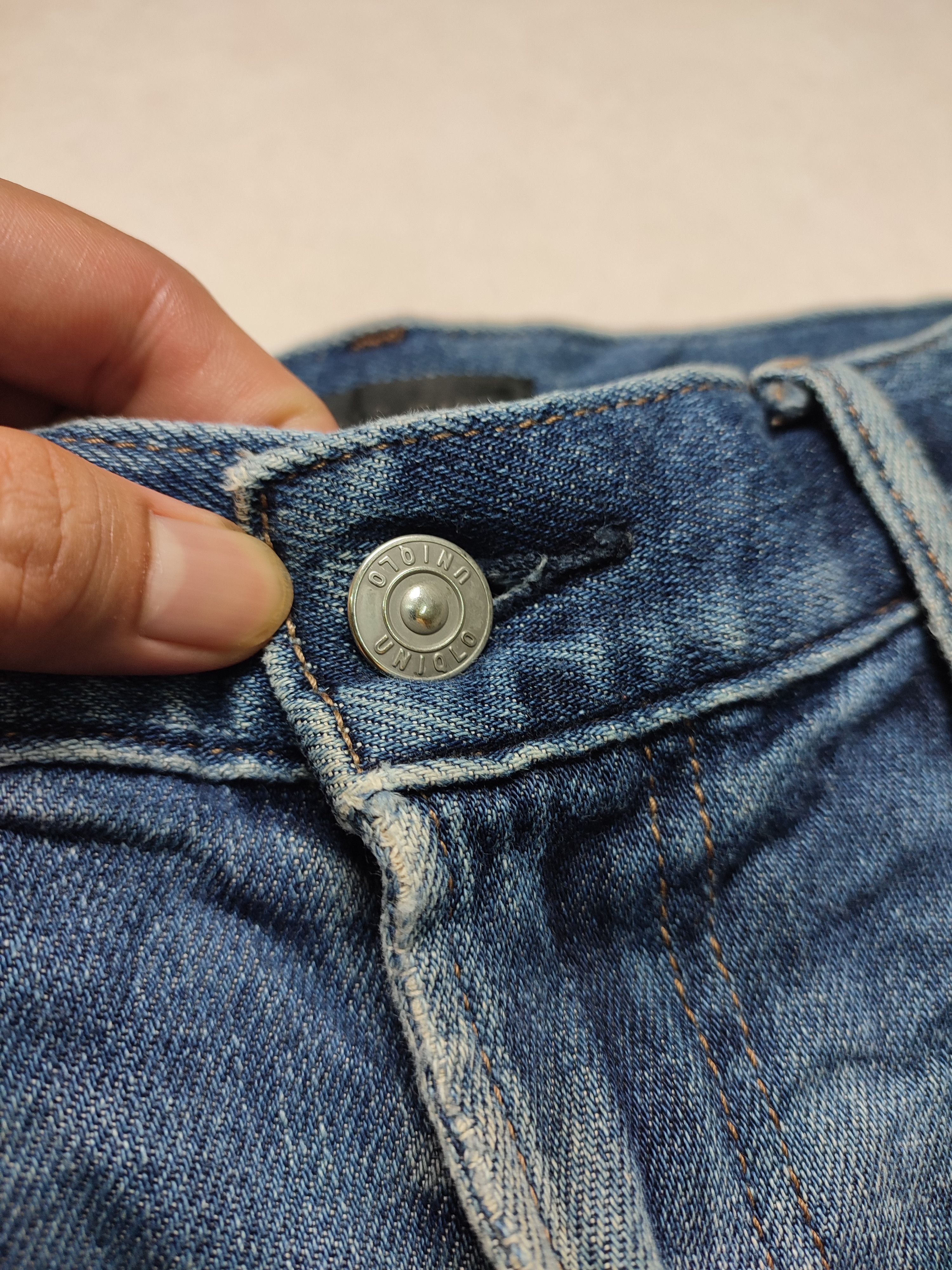 Uniqlo Crazy Vintage Uniqlo Distressed Jeans Size US 33 - 15 Thumbnail