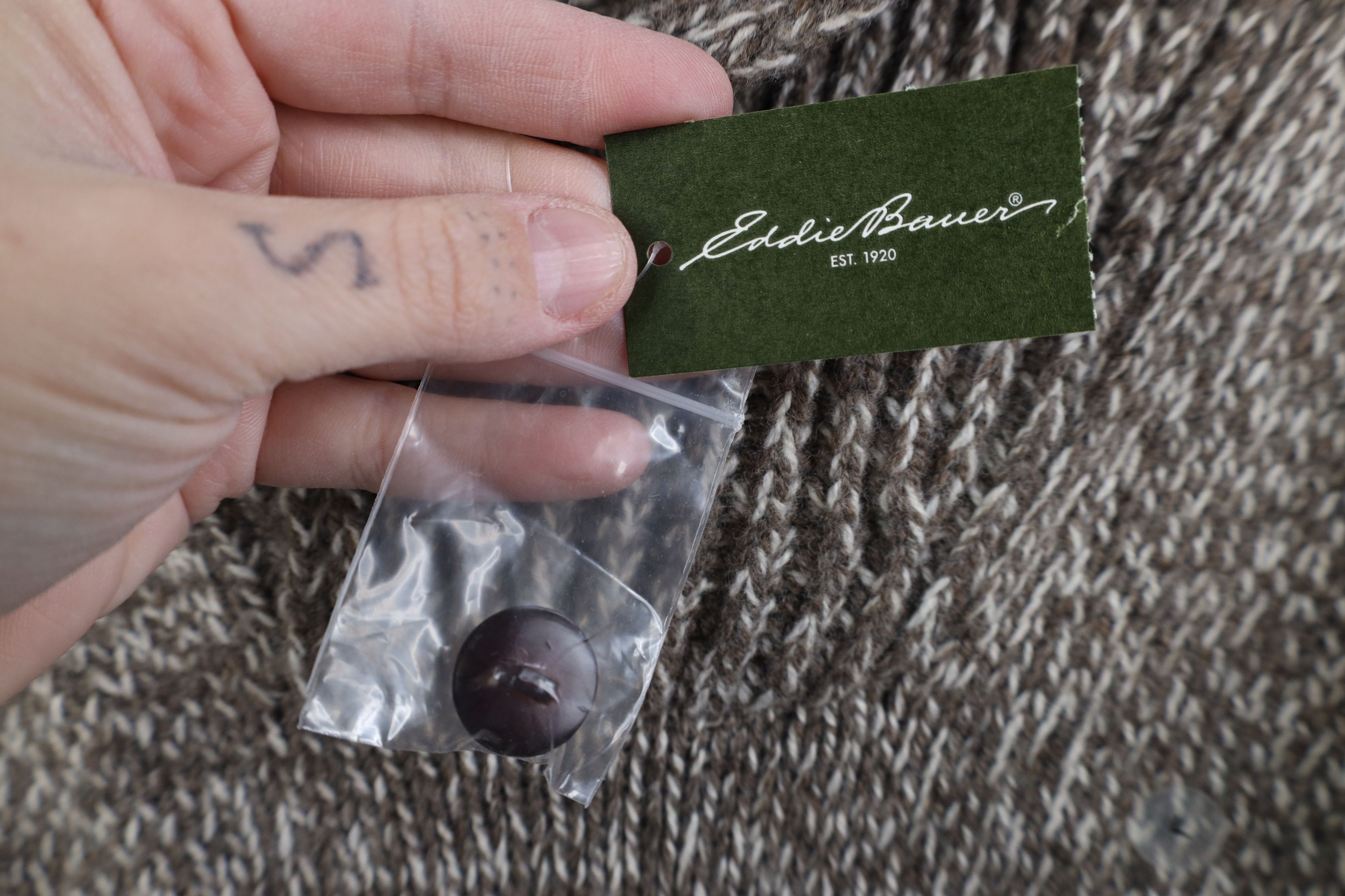 Eddie Bauer Deadstock Vintage Y2K Eddie Bauer Knit Shawl Sweater Brown Size US L / EU 52-54 / 3 - 4 Thumbnail