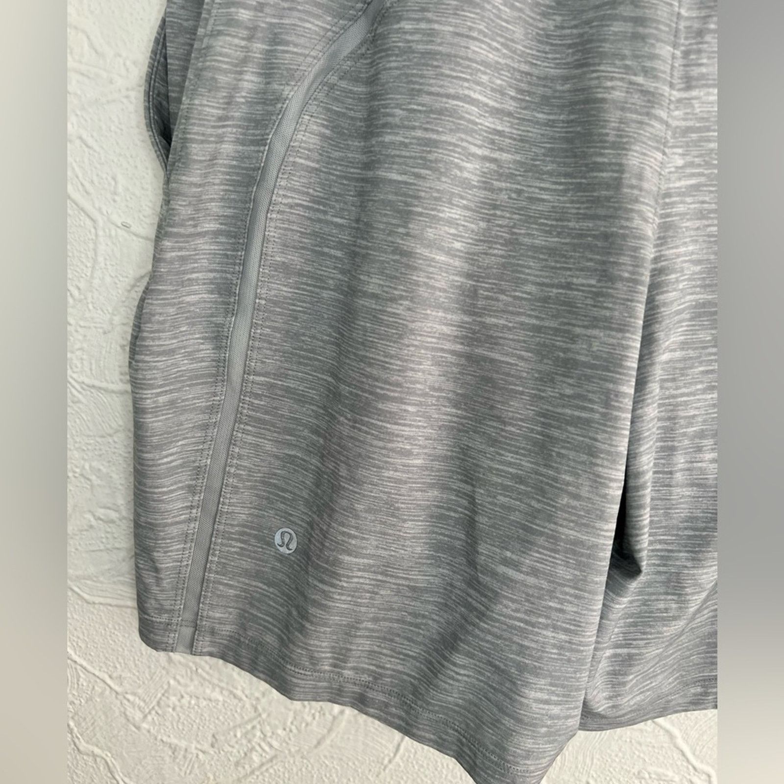 Lululemon Lululemon Shorts Women’s Small Gray Grey Breathable Size 27" / US 4 / IT 40 - 3 Thumbnail