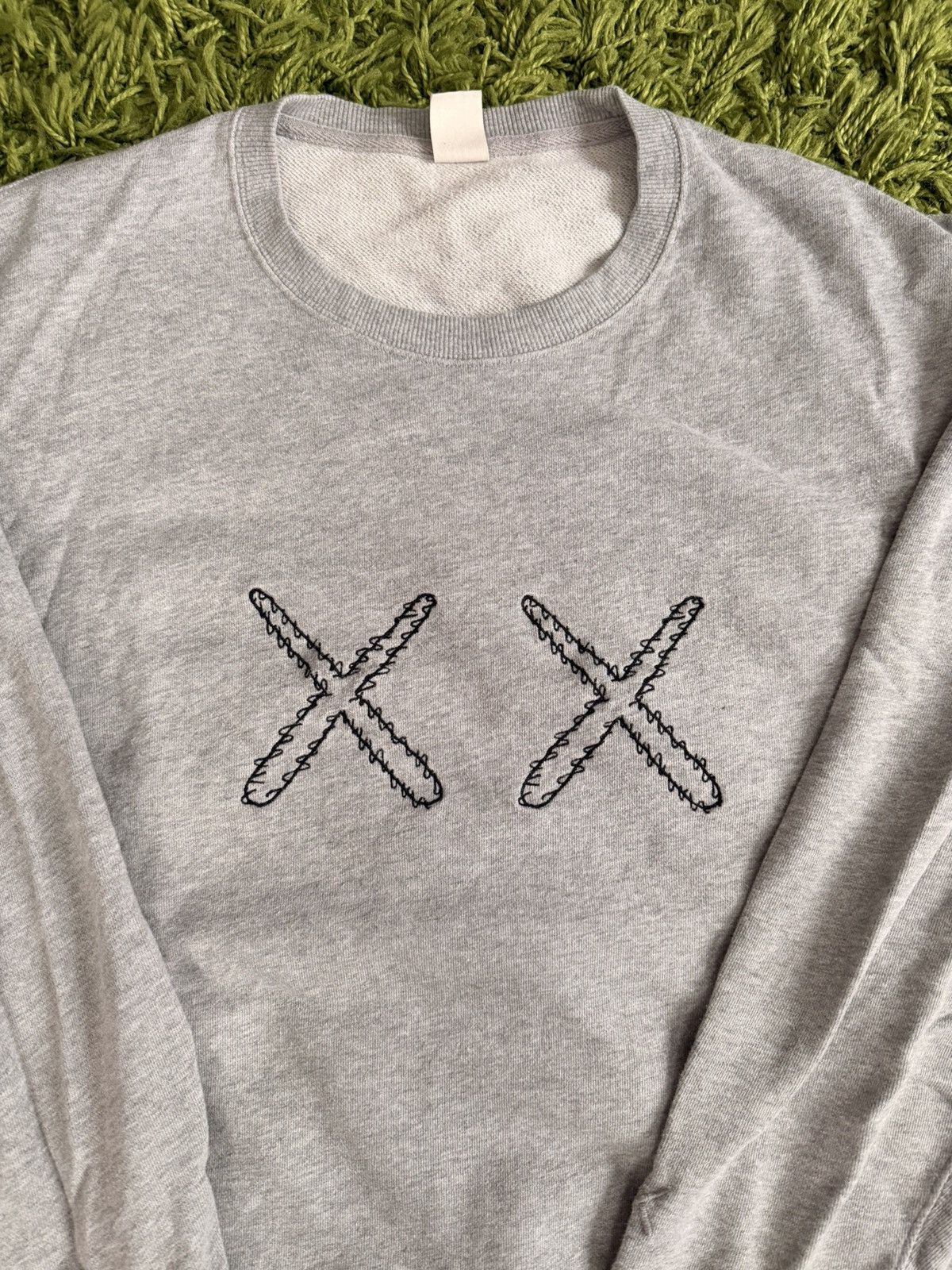 Kaws × Uniqlo KAWS X UNIQLO X SESAME STREET CREWNECK SWEATSHIRT Size US L / EU 52-54 / 3 - 2 Thumbnail