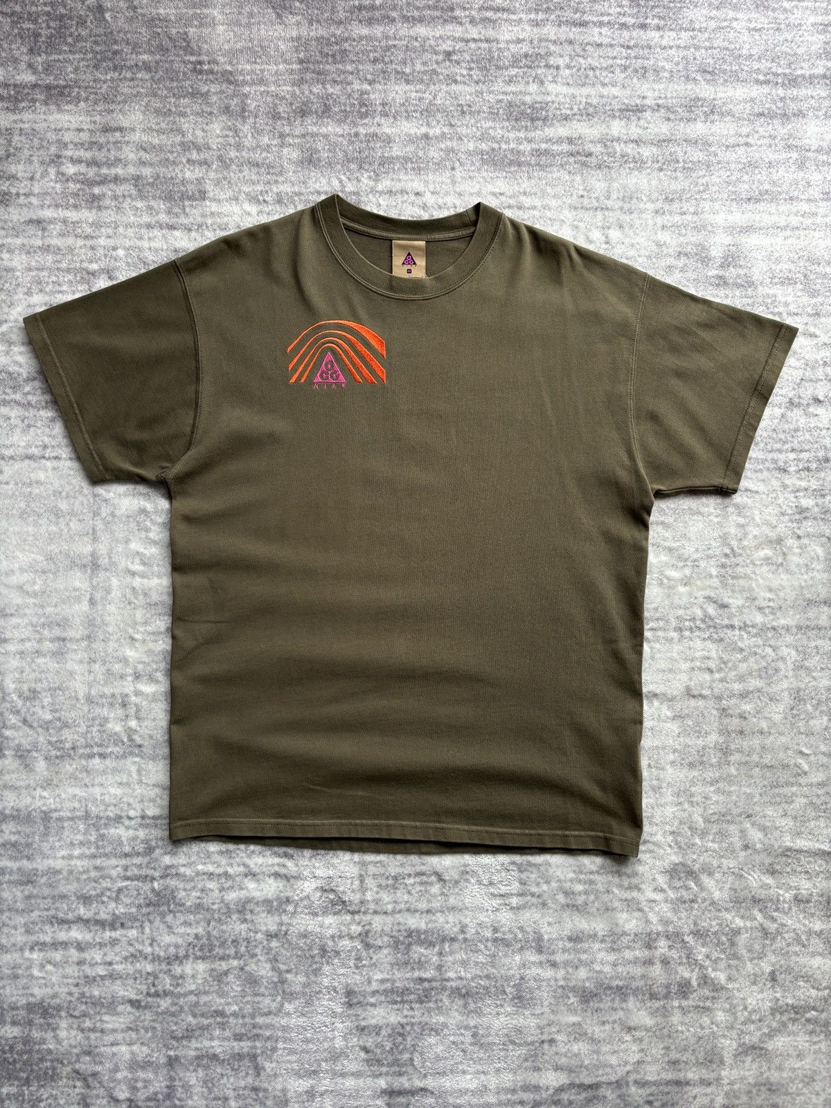 Nike ACG Nike ACG Splattered Logo Tee CT4168-325 Green Size M T-Shirt Size US M / EU 48-50 / 2 - 2 Thumbnail