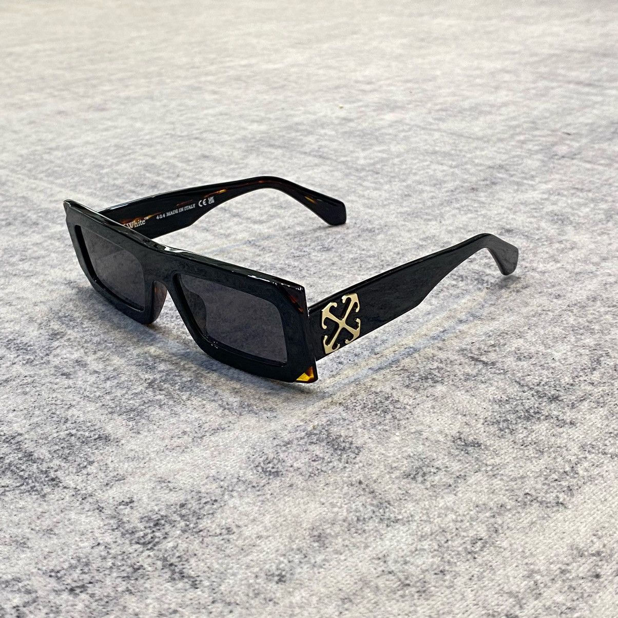 Off-White OFF WHITE RENTON OERI13P 1007 BLACK Size ONE SIZE - 1 Thumbnail