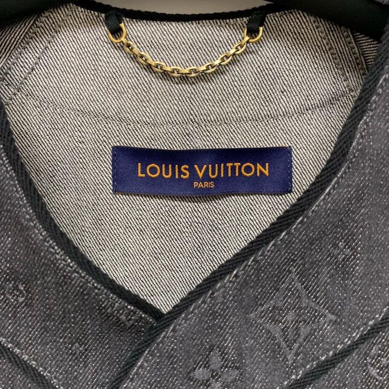 Louis Vuitton Louis Vuitton Dark print denim short sleeve shirt Size US XS / EU 42 / 0 - 3 Thumbnail