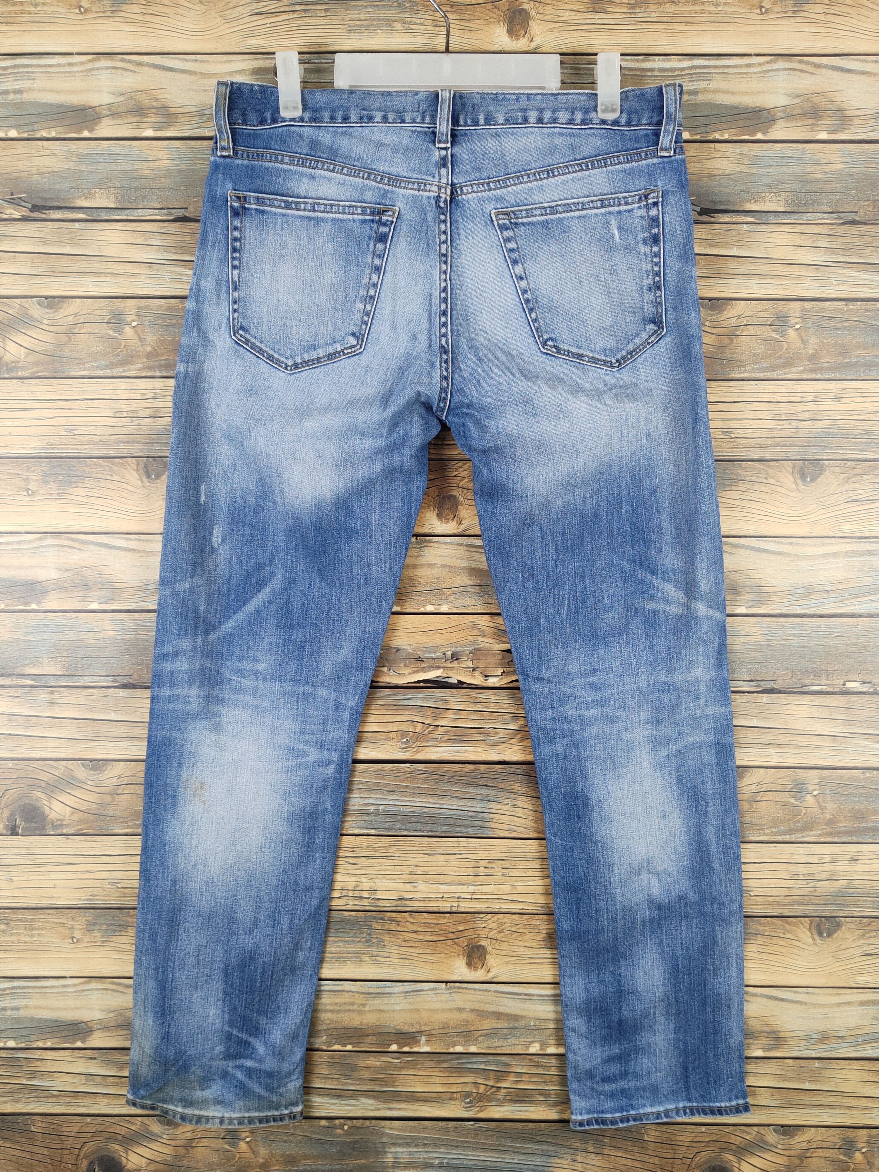 Japanese Brand Uniqlo fabric by Kaihara Blue Distressed Ripped Jeans #W1405 Size US 31 - 7 Thumbnail