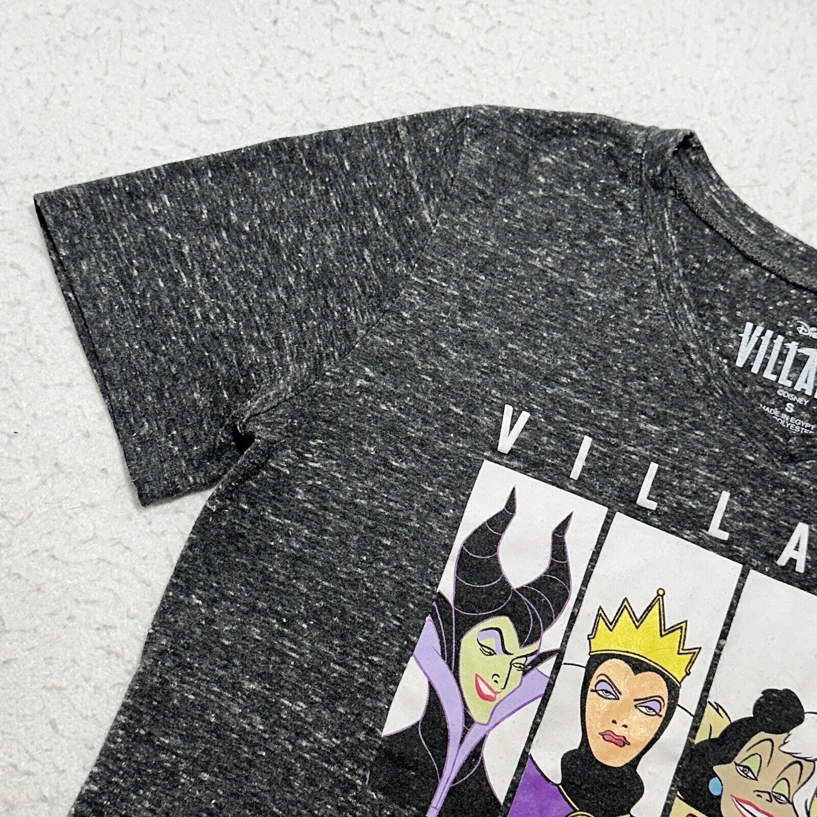 Disney Disney Small Villains Ursula V-Neck Gray Graphic T Shirt Size S / US 4 / IT 40 - 5 Thumbnail