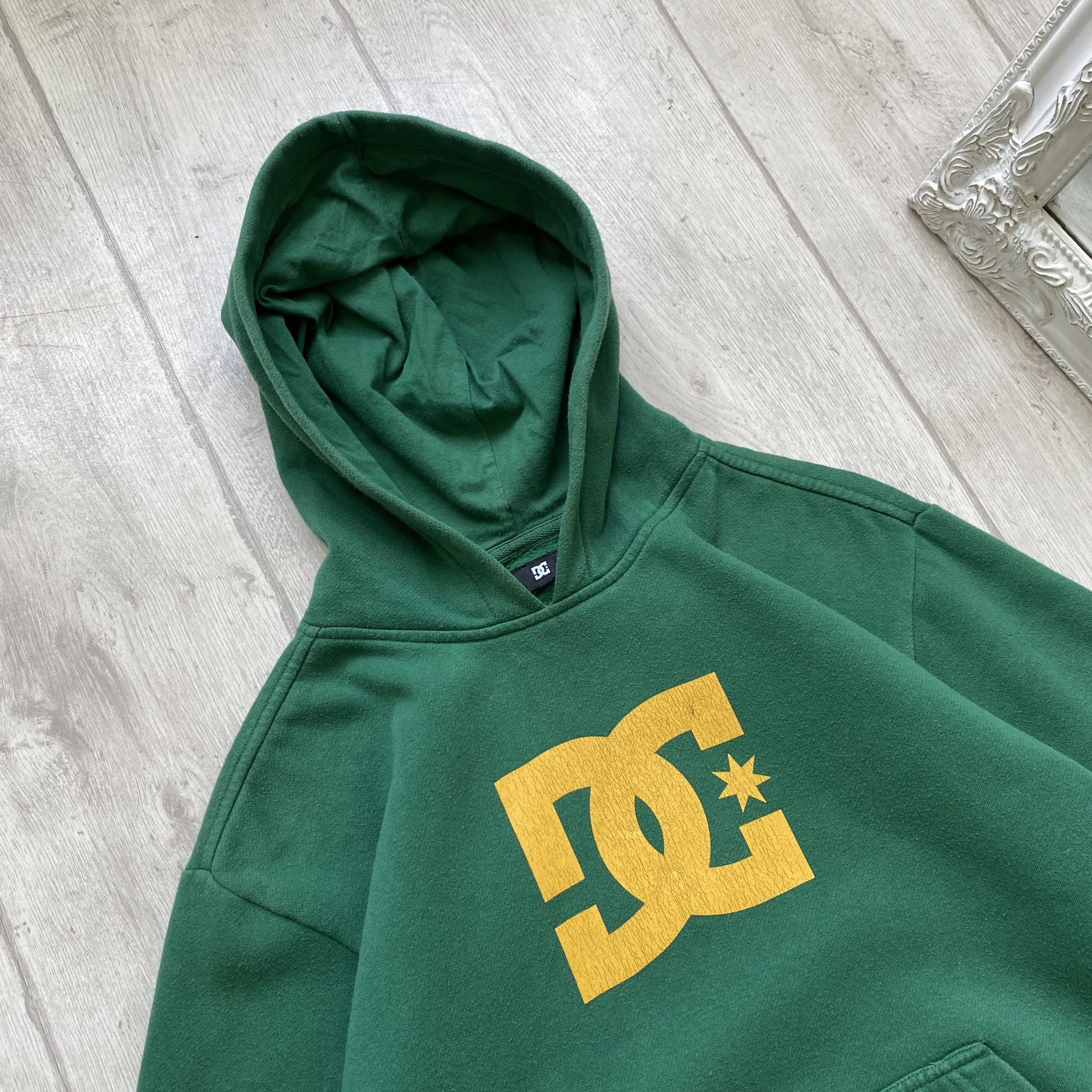 DC 🛹Vintage 00s DC Choes Boxy Hoodie center logo Skategang Size US S / EU 44-46 / 1 - 2 Thumbnail