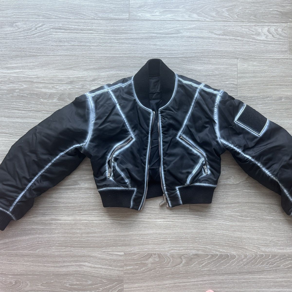 Chito × Givenchy Givenchy x Chito Spray Paint Cropped Bomber Jacket Size XXS / US 00 / IT 34 - 2 Thumbnail