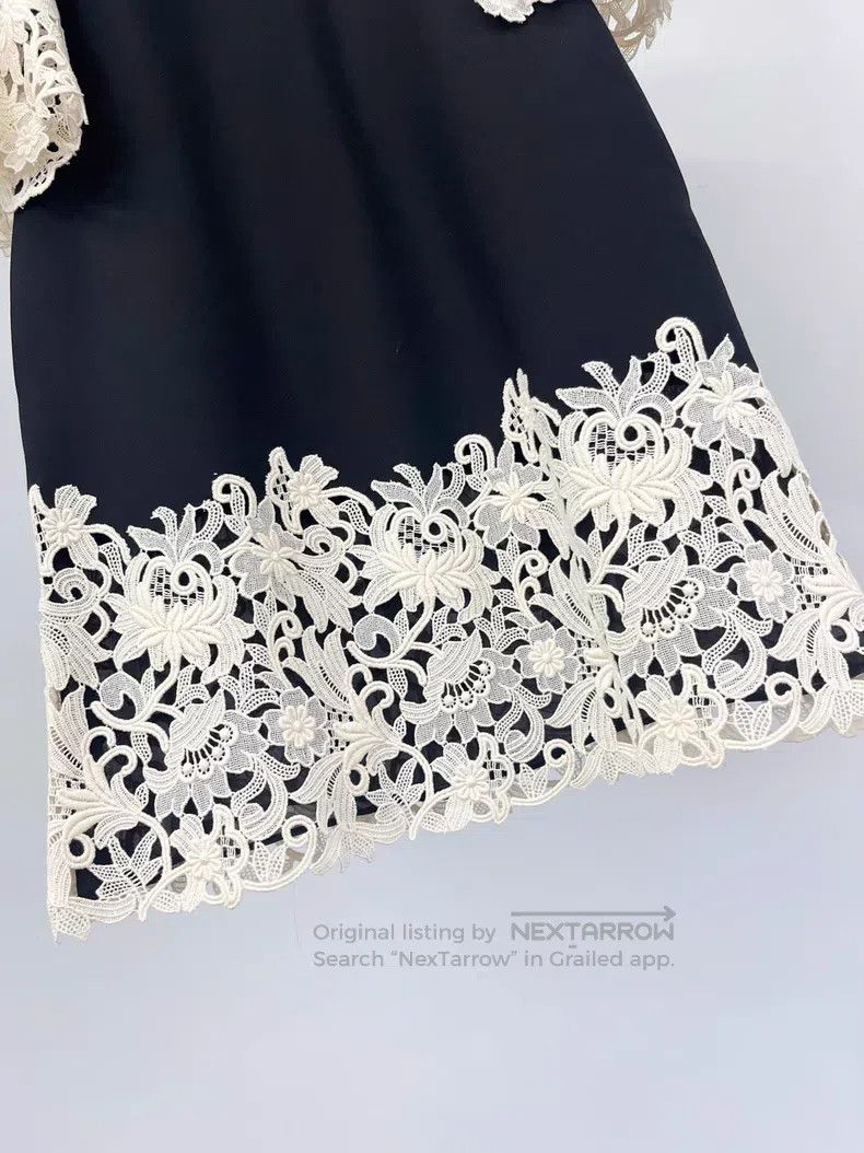Valentino Valentino Black and white lace flower patchwork dress Size XS / US 0-2 / IT 36-38 - 4 Thumbnail