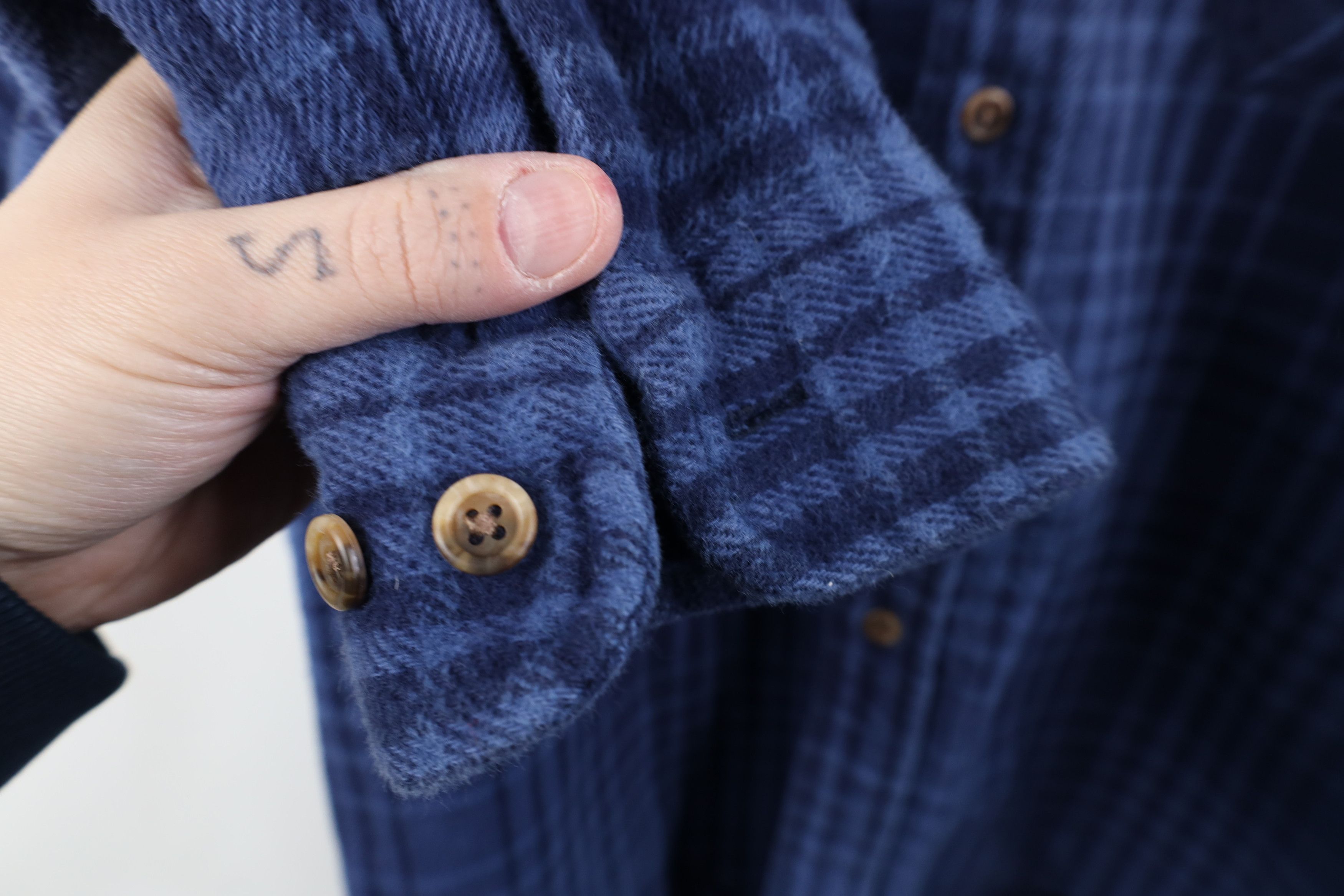 Vintage Vintage 90s Streetwear Heavyweight Button Shirt Blue Plaid Size US XL / EU 56 / 4 - 8 Thumbnail