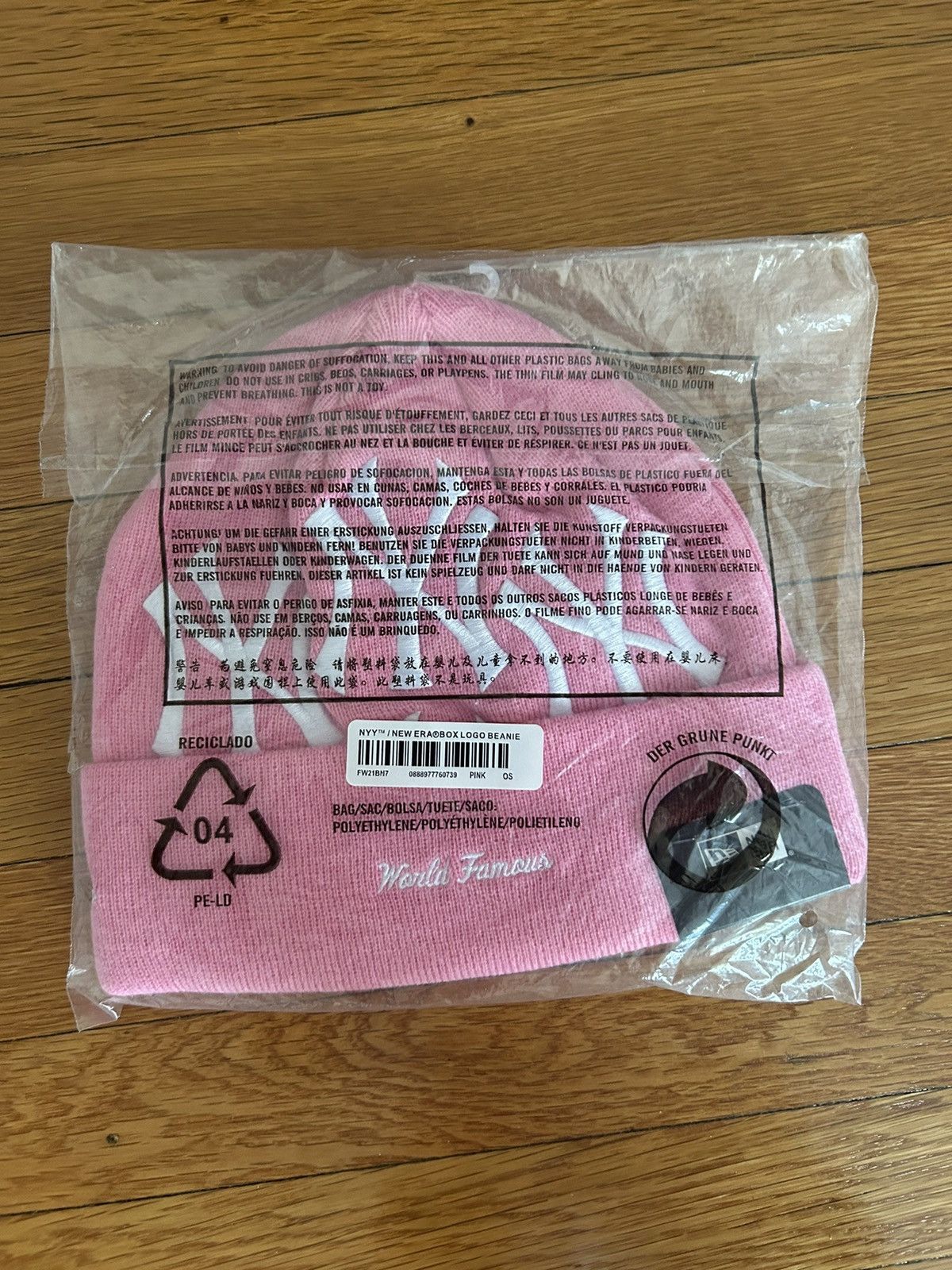 New Era × Supreme Supreme New York Yankees Box Logo Pink