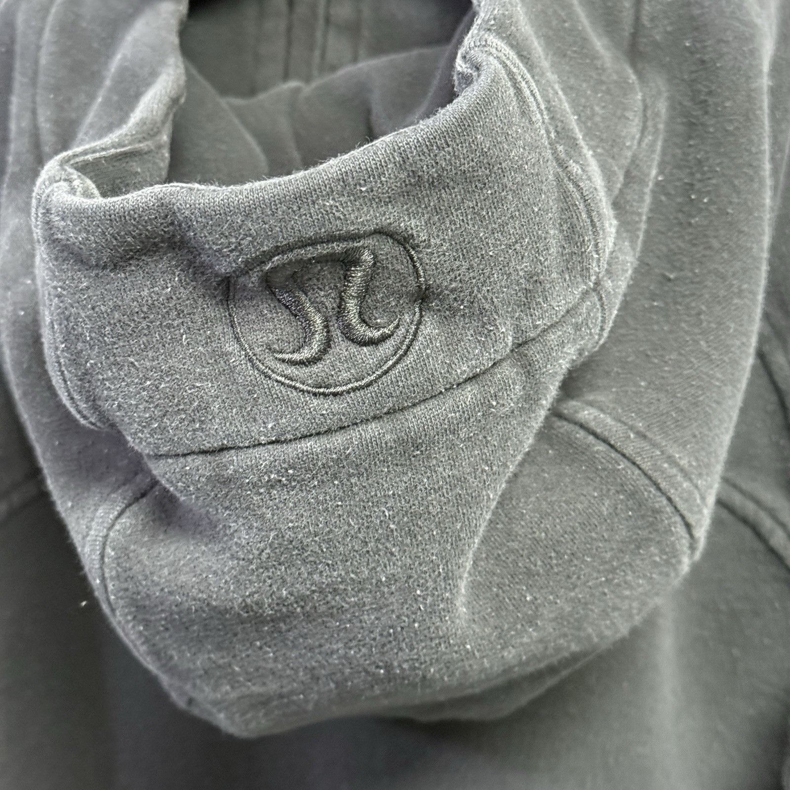 Lululemon Lululemon Hoodie Sweatshirt Womens Size 8 Faded Black Full Z Size M / US 6-8 / IT 42-44 - 5 Thumbnail