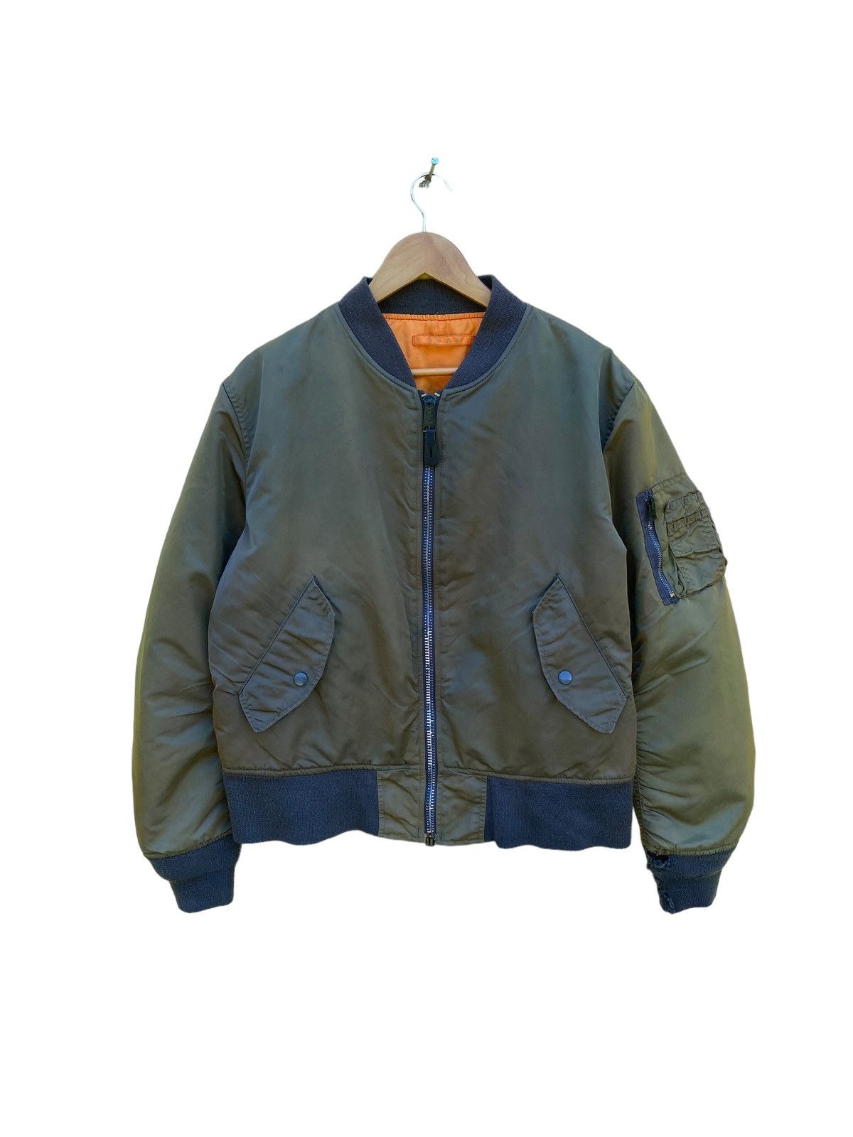 Alpha Industries Vintage Ma-1 Alpha industries sunfaded bomber jacket Size US M / EU 48-50 / 2 - 4 Thumbnail