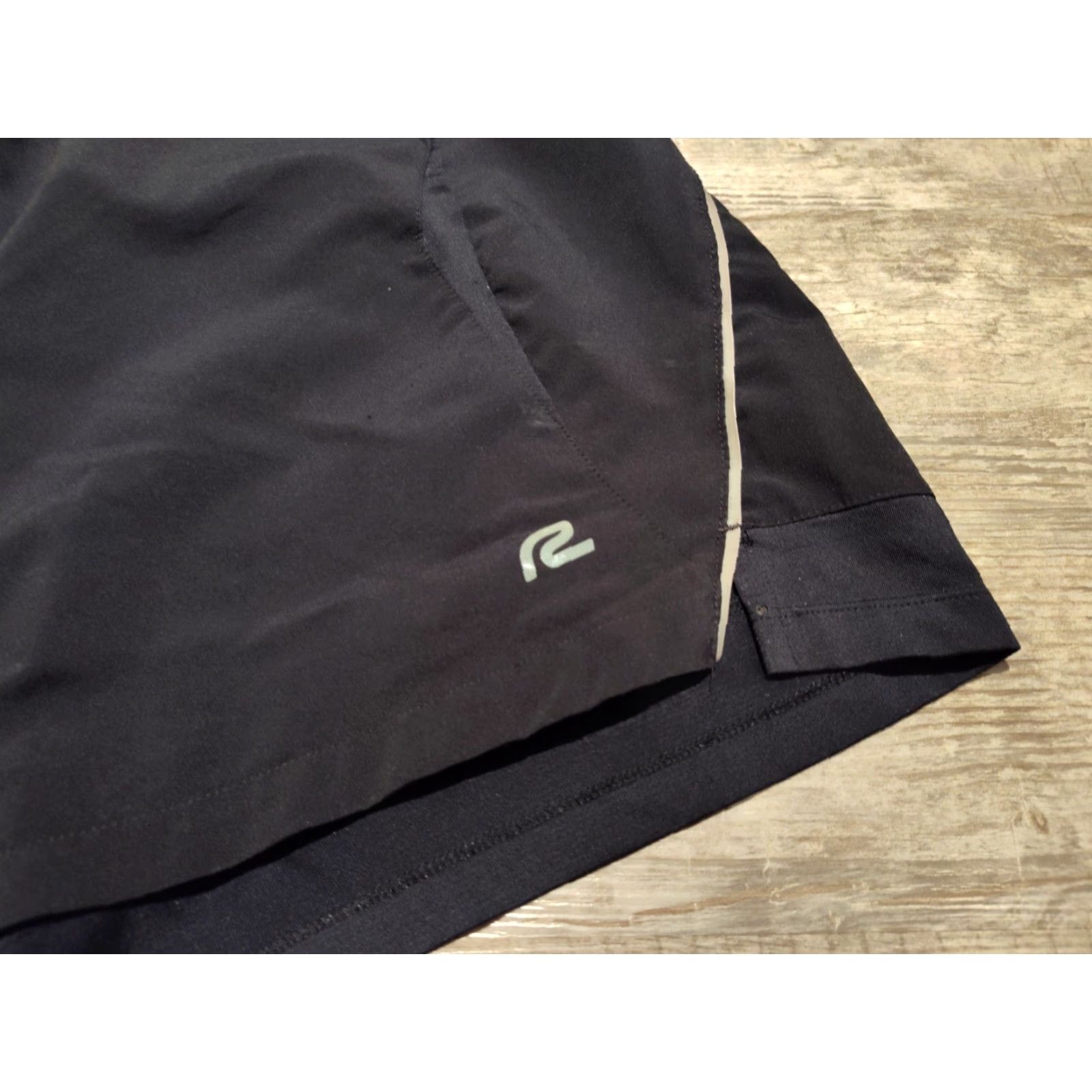 Vintage Road Runner Sports Mens Running Shorts Black Zip Pocket Drawstring Sz L Size US 33 - 3 Thumbnail