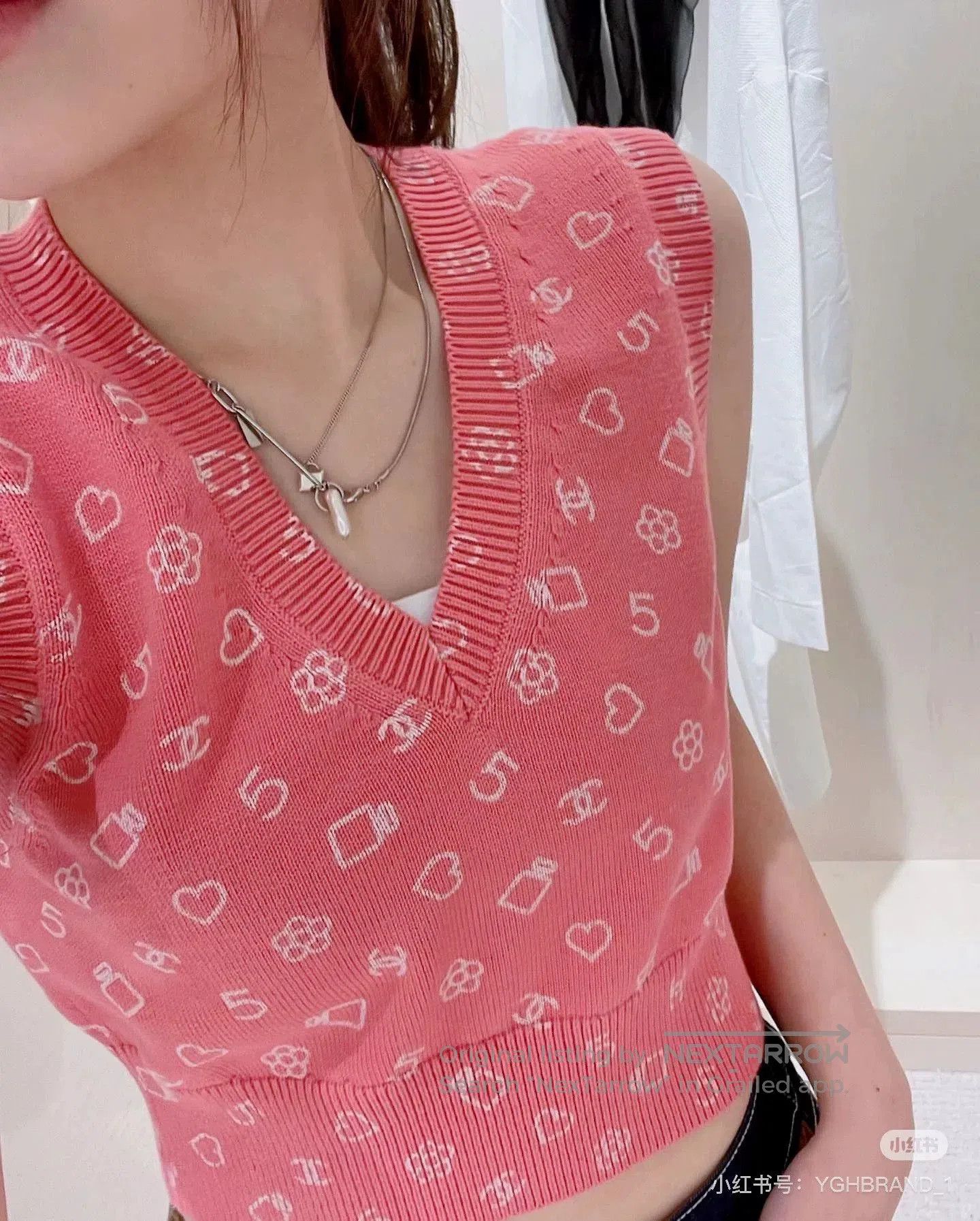 Chanel pink and white embroidered knit vest. Size US S / EU 44-46 / 1 - 8 Thumbnail