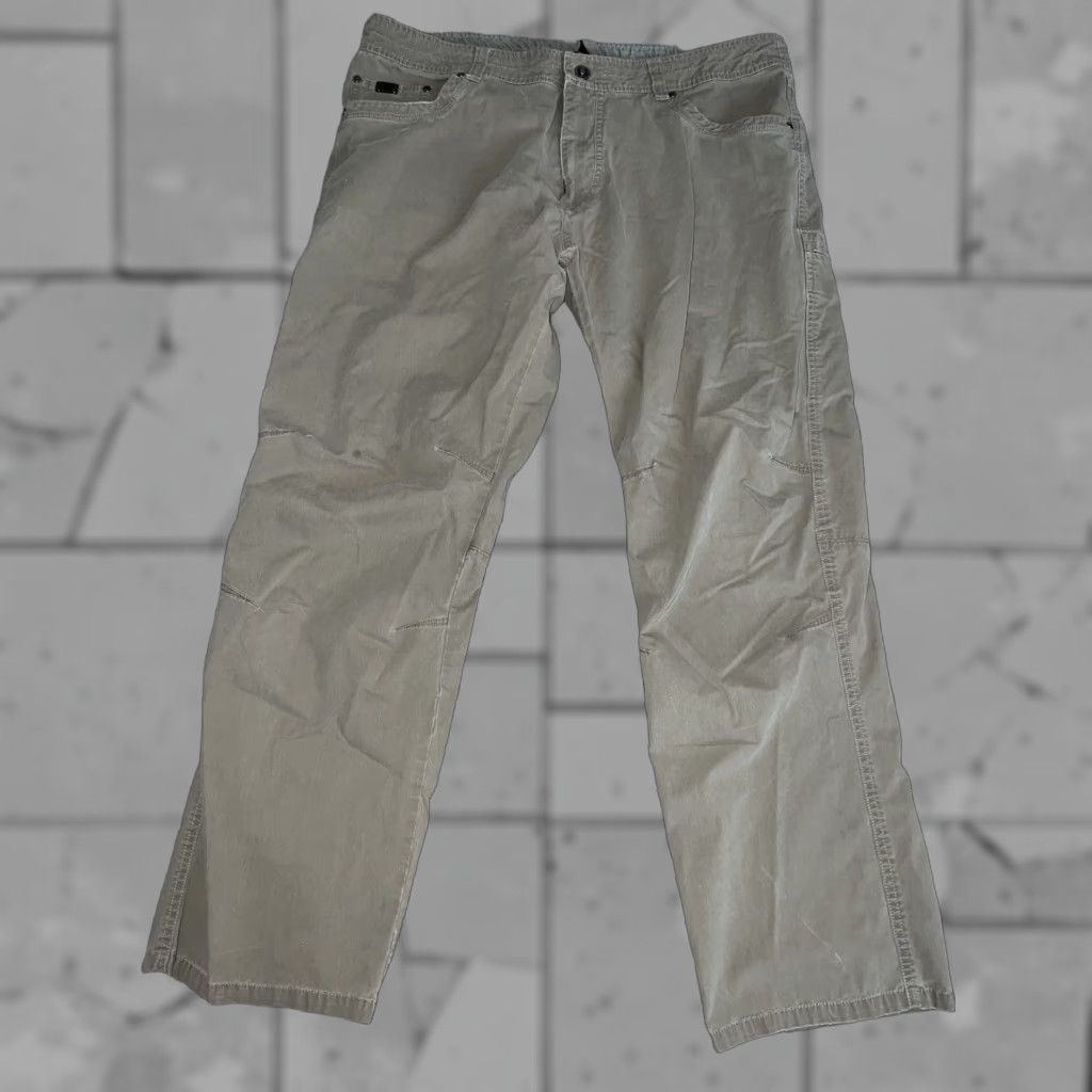 Vintage REVOLVER Kühl Beige Revolver Pants Mens 40x32 Chino Small hole see pics Size US 40 / EU 56 - 1 Thumbnail