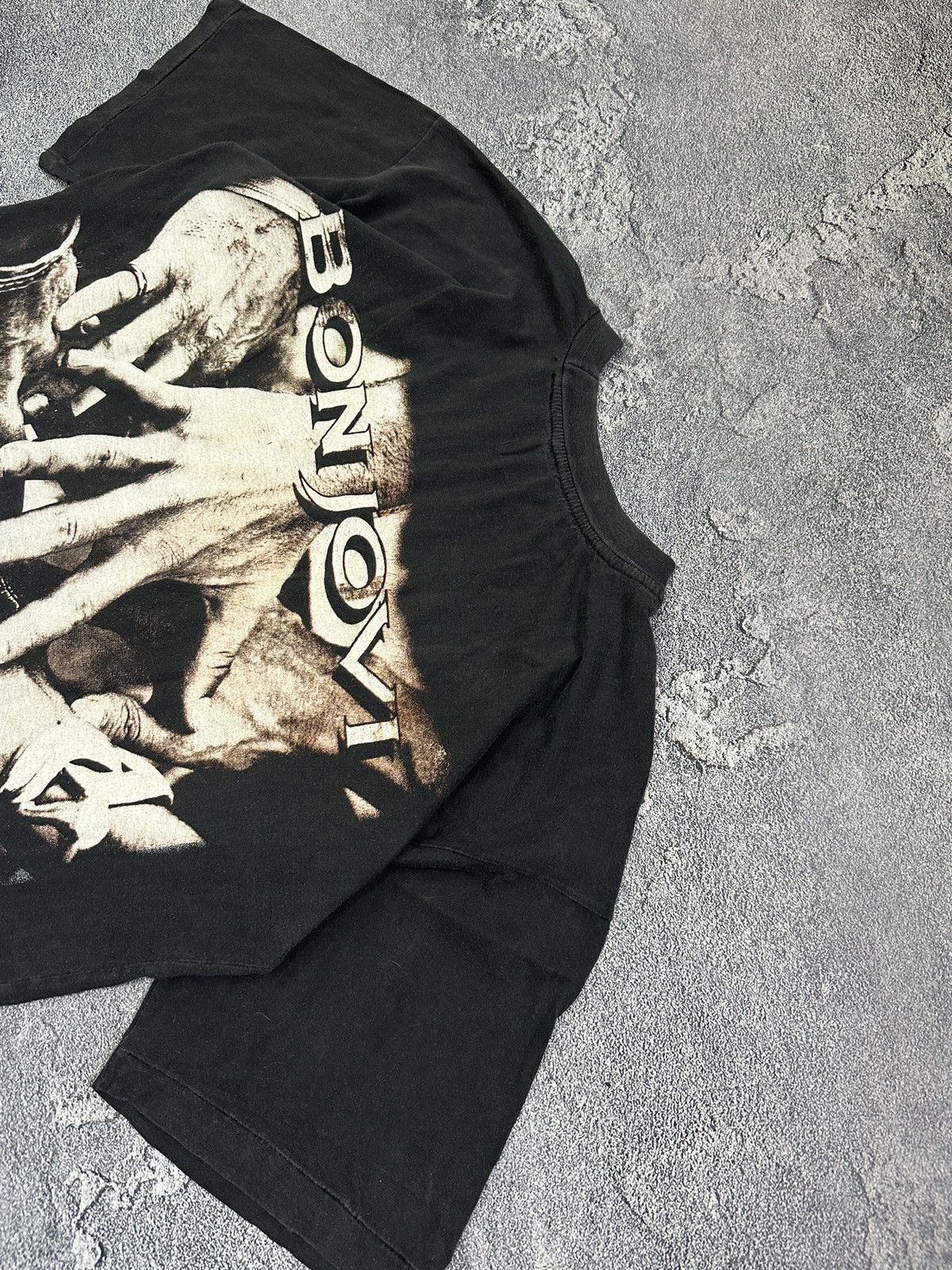 Vintage Vintage Bon Jovi 1993 Keep The Faith Full Print T-Shirt Size US M / EU 48-50 / 2 - 13 Thumbnail