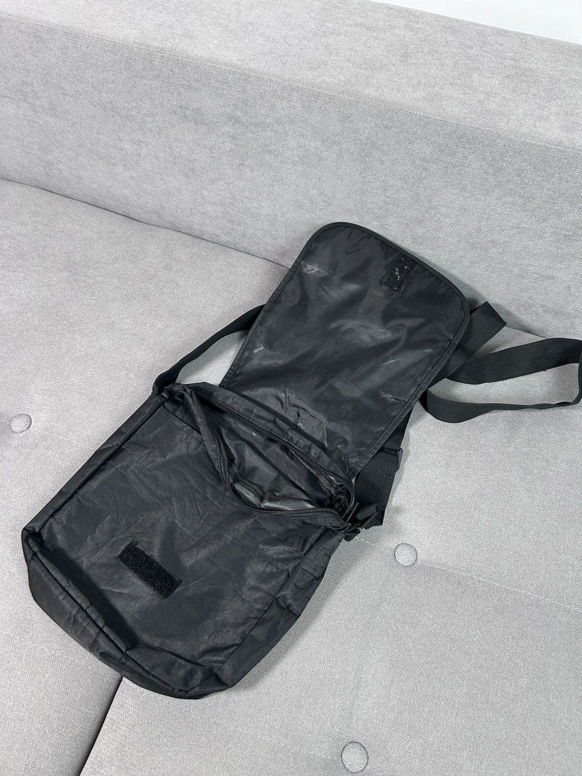 Nike NIKE VINTAGE CROSSBODY BAG Y2K STYLE SHOULDER BAG Size ONE SIZE - 4 Thumbnail