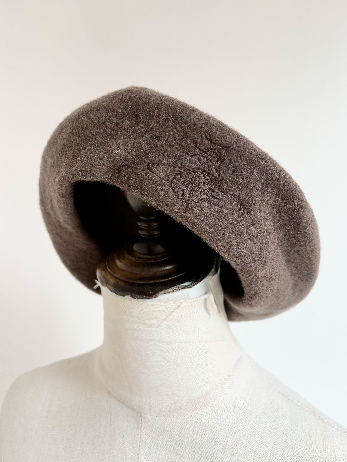 Vivienne Westwood Vivienne Westwood Vintage Brown Saturn Beret Size ONE SIZE - 1 Thumbnail