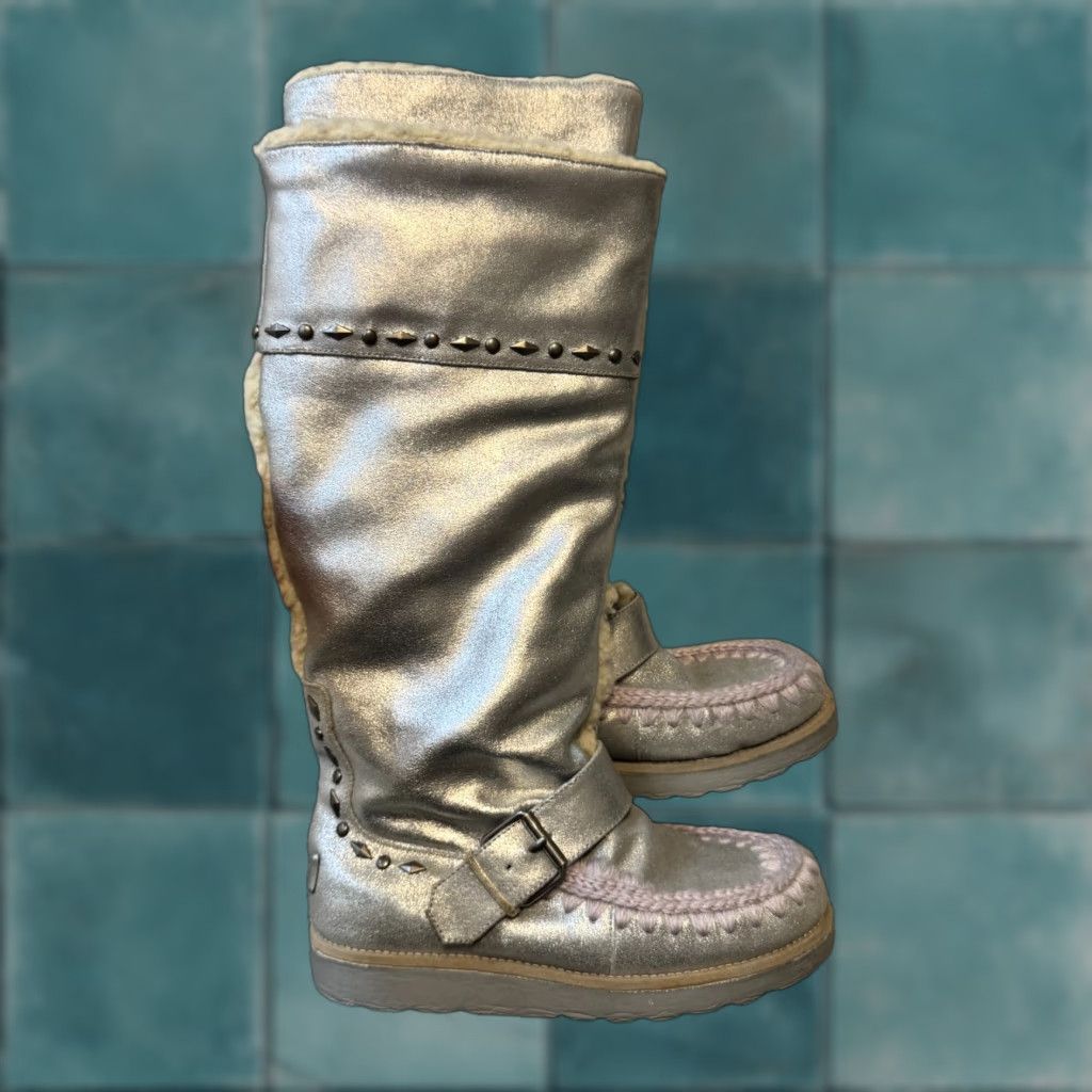 Nine West VINTAGE Nine West Snow Boot Women 7 Silver Leather Sherpa Fur Lined Y2K 90s Winter Boots Size US 7 / IT 37 - 1 Thumbnail