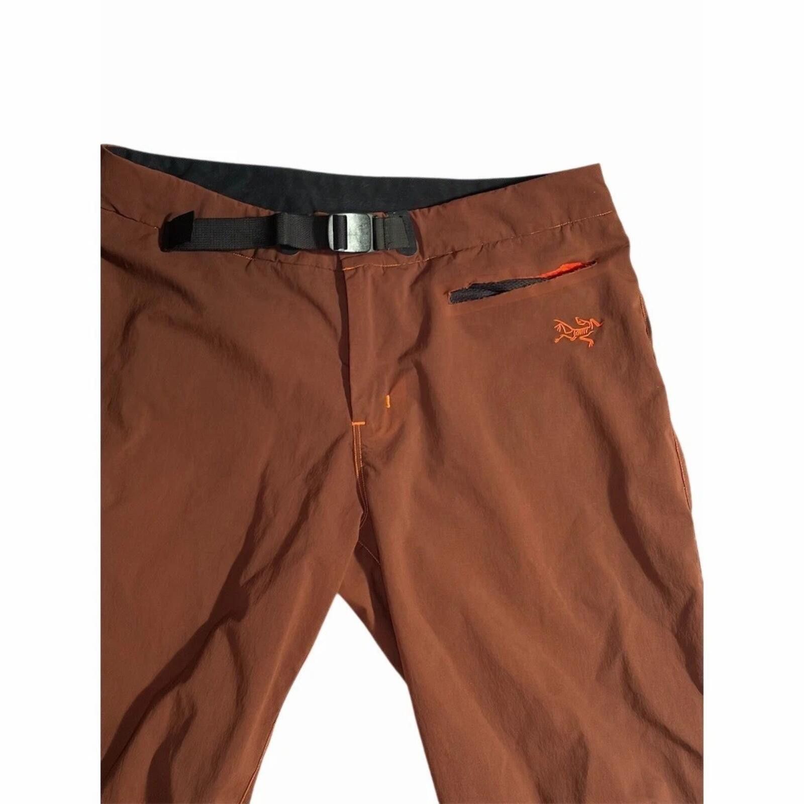 Arc'teryx Arcteryx Women’s 10 Cargo Capri Terracotta Hiking Pants Size 32" / US 10 / IT 46 - 3 Thumbnail