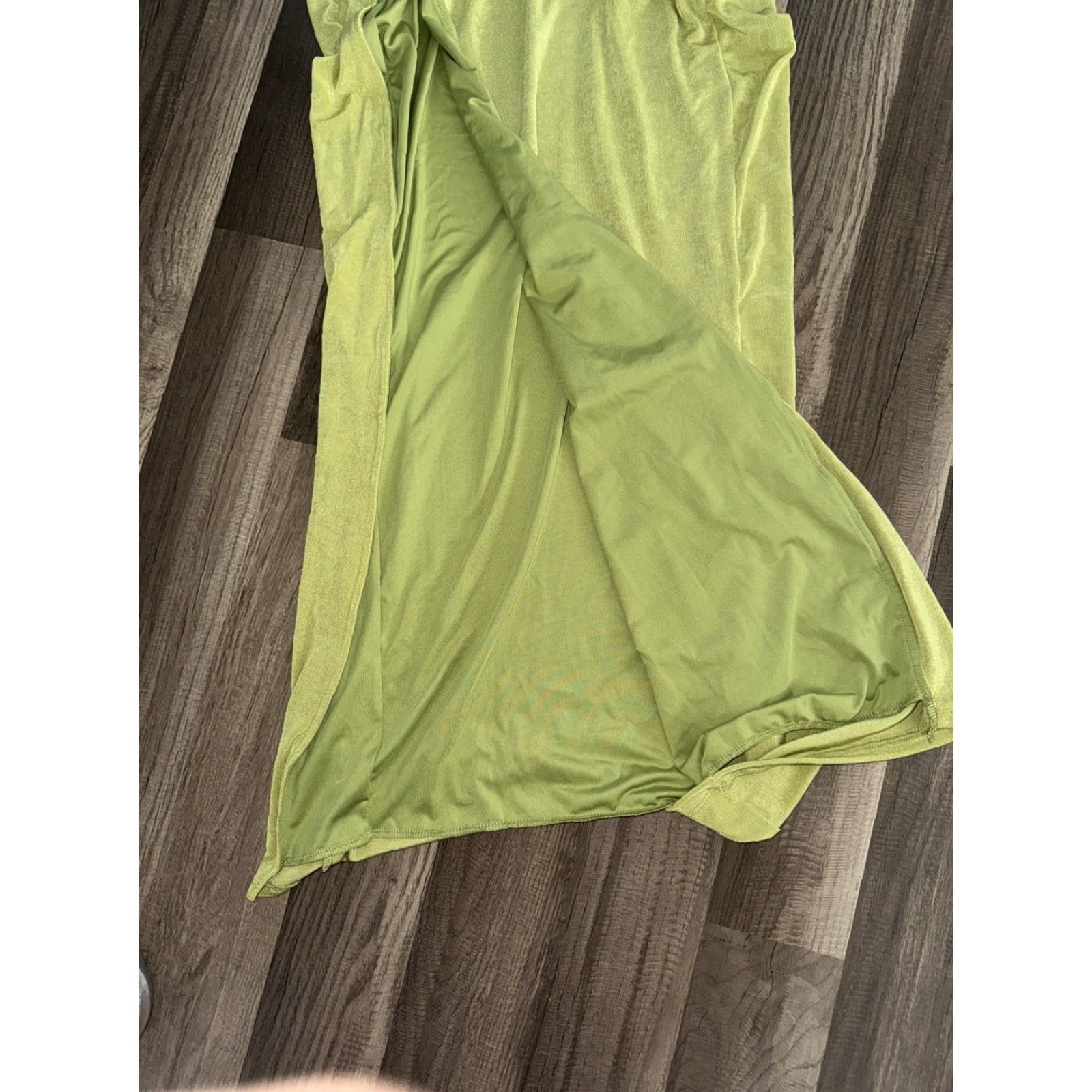 Fashion Nova VINTAGE Fashion Nova Long Skirt Women L Green Wrap BNWT Size 36" / US 14 / IT 50 - 4 Thumbnail