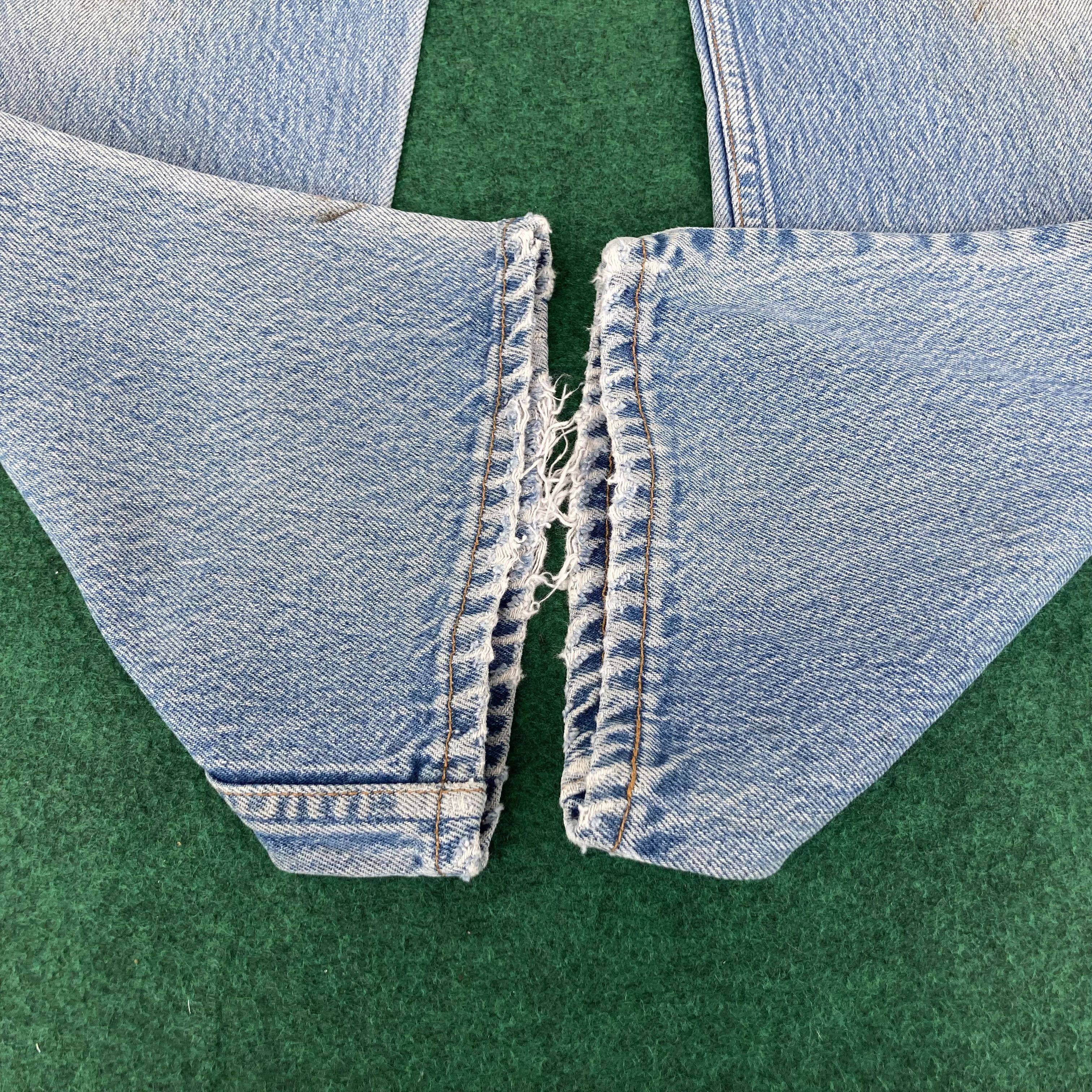 Levi's × Vintage Vtg Levis 501 Light Blue Distressed Ripped Dirty Jeans Size US 31 - 10 Thumbnail