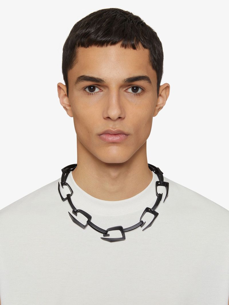 o1n1vont0326 Size:OS/Large Giv Cut Necklace in Black