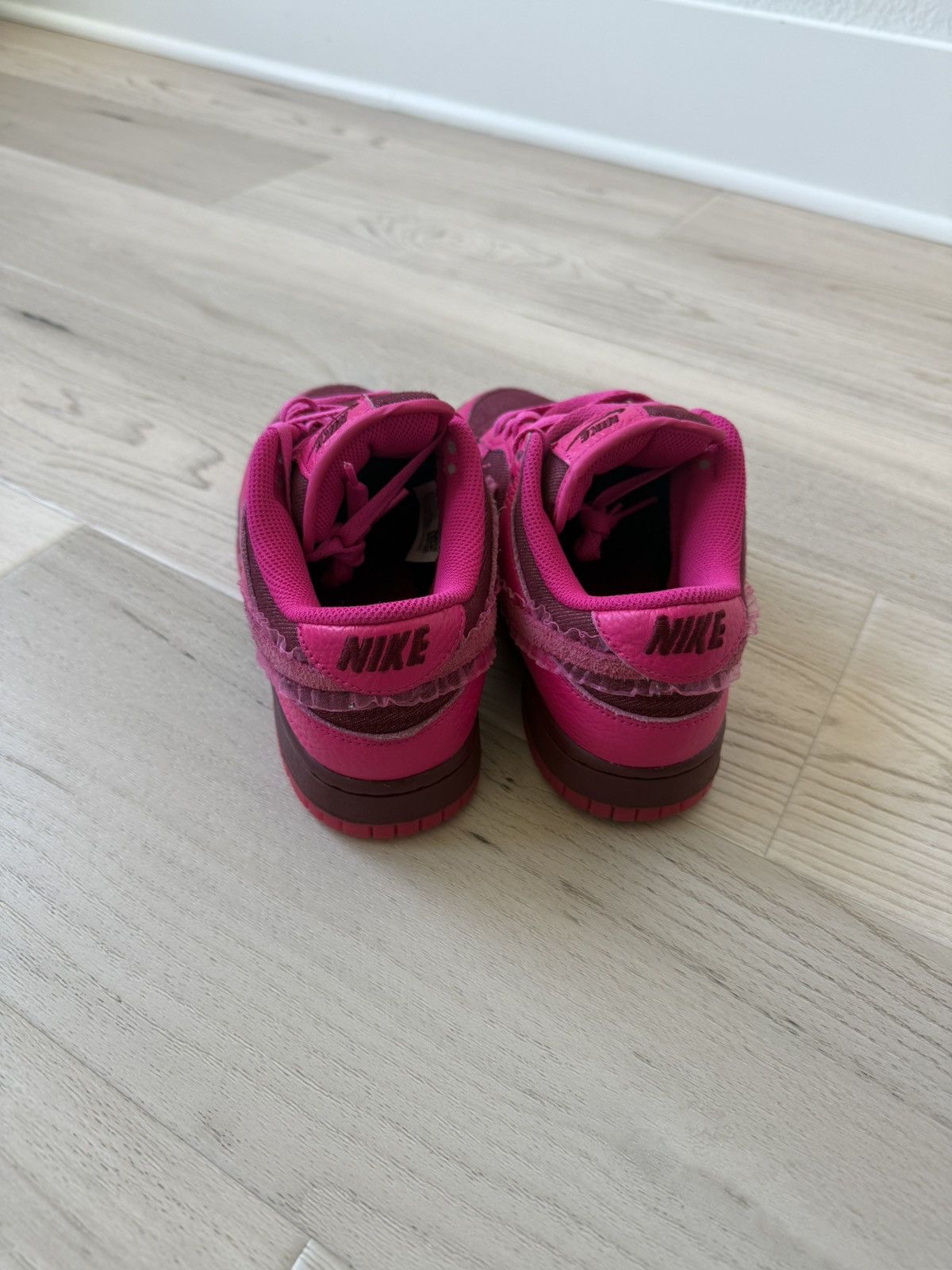 Nike Nike Dunk Low Valentine's Day (2022) (Women's) Size US 8.5 / IT 38.5 - 3 Thumbnail