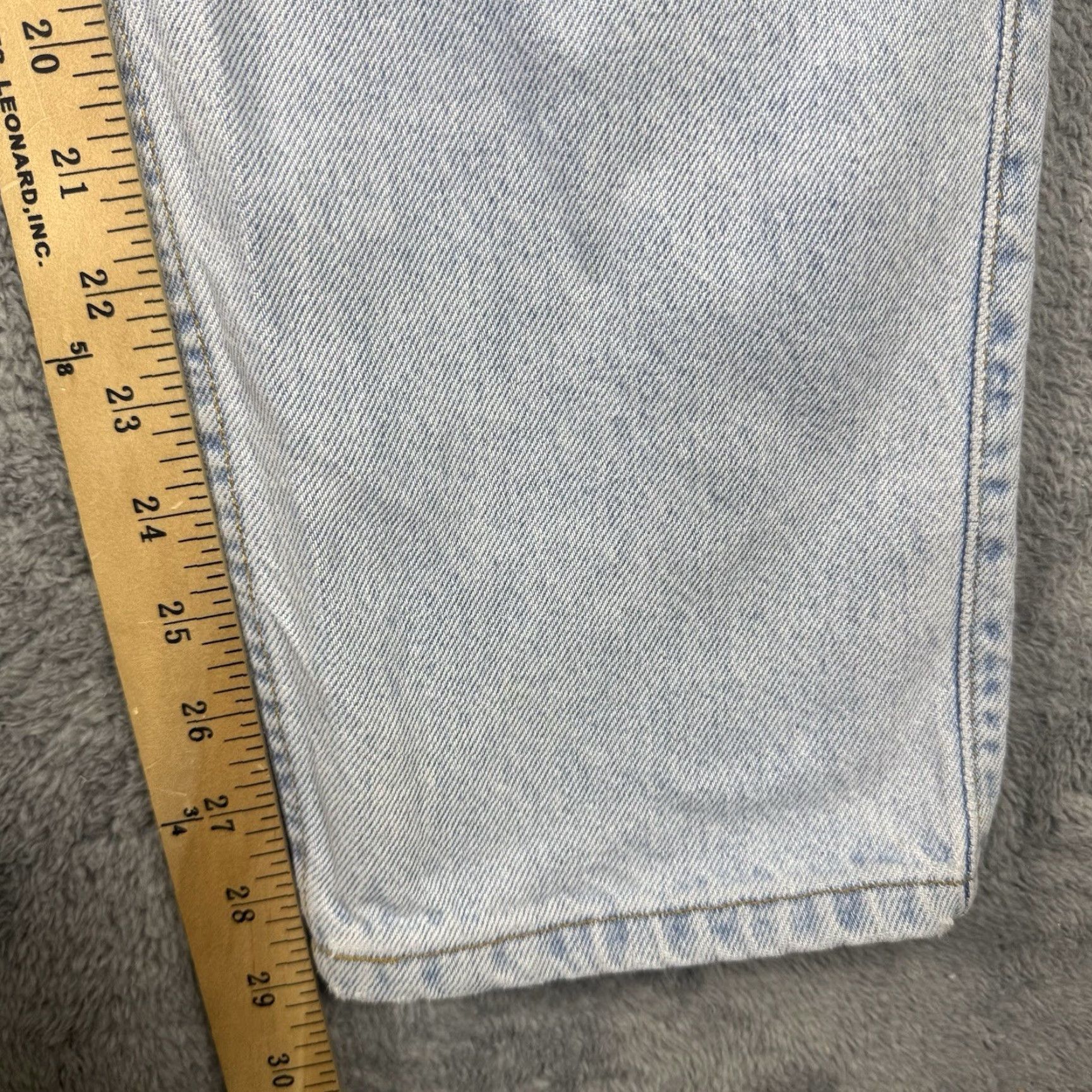 Levi's VINTAGE Levi's 540 Jeans Mens 34x29 Lightwash Denim 90s Relaxed Blue 5-Pocket Mens Regular Jeans US 90s Men Size US 34 / EU 50 - 5 Thumbnail