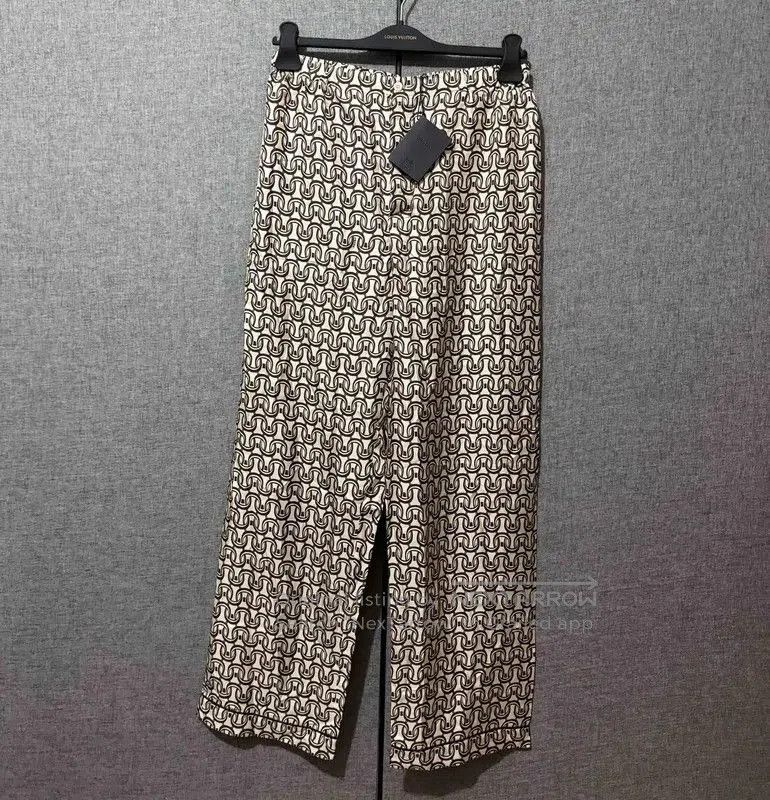 Prada Prada White Silk Logo Print Casual Pants. Size US 26 / EU 42 - 1 Thumbnail