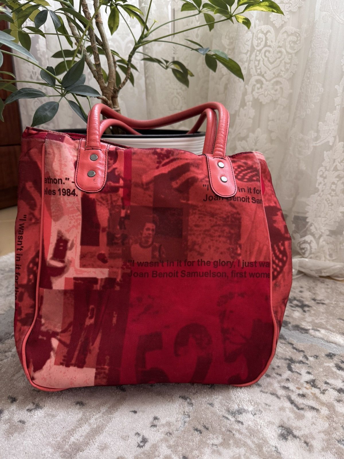Nike Vintage Nike Bag Red Art Print Limited Canvas Shoulder Bag Size ONE SIZE - 10 Thumbnail