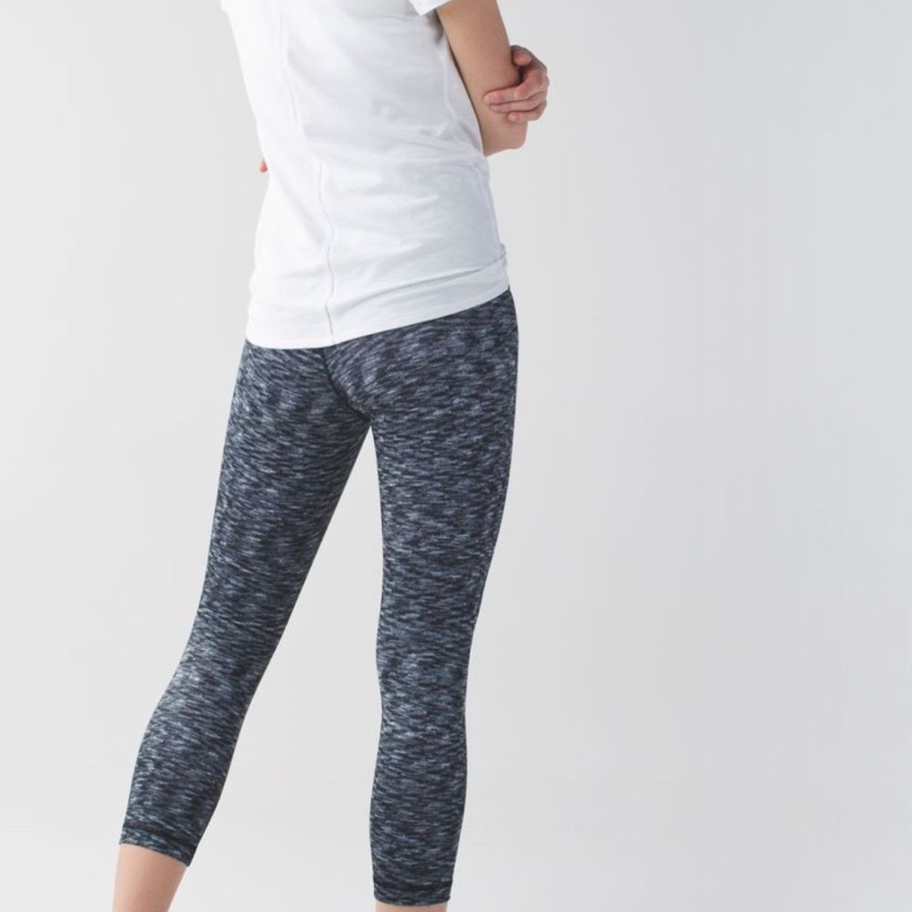 Lululemon Lululemon Athletica Black Leggings with Wide Waistband Size 27" / US 4 / IT 40 - 2 Thumbnail