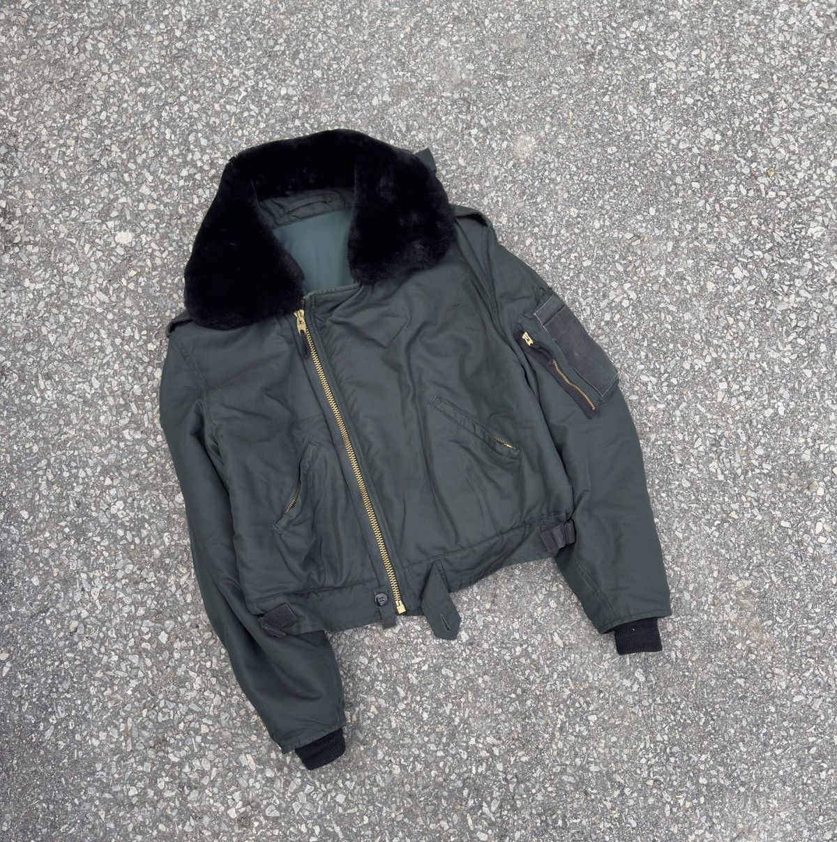 Vintage 1971 Vintage Military Pilot Jacket / Cropped Fit Size US L / EU 52-54 / 3 - 3 Thumbnail