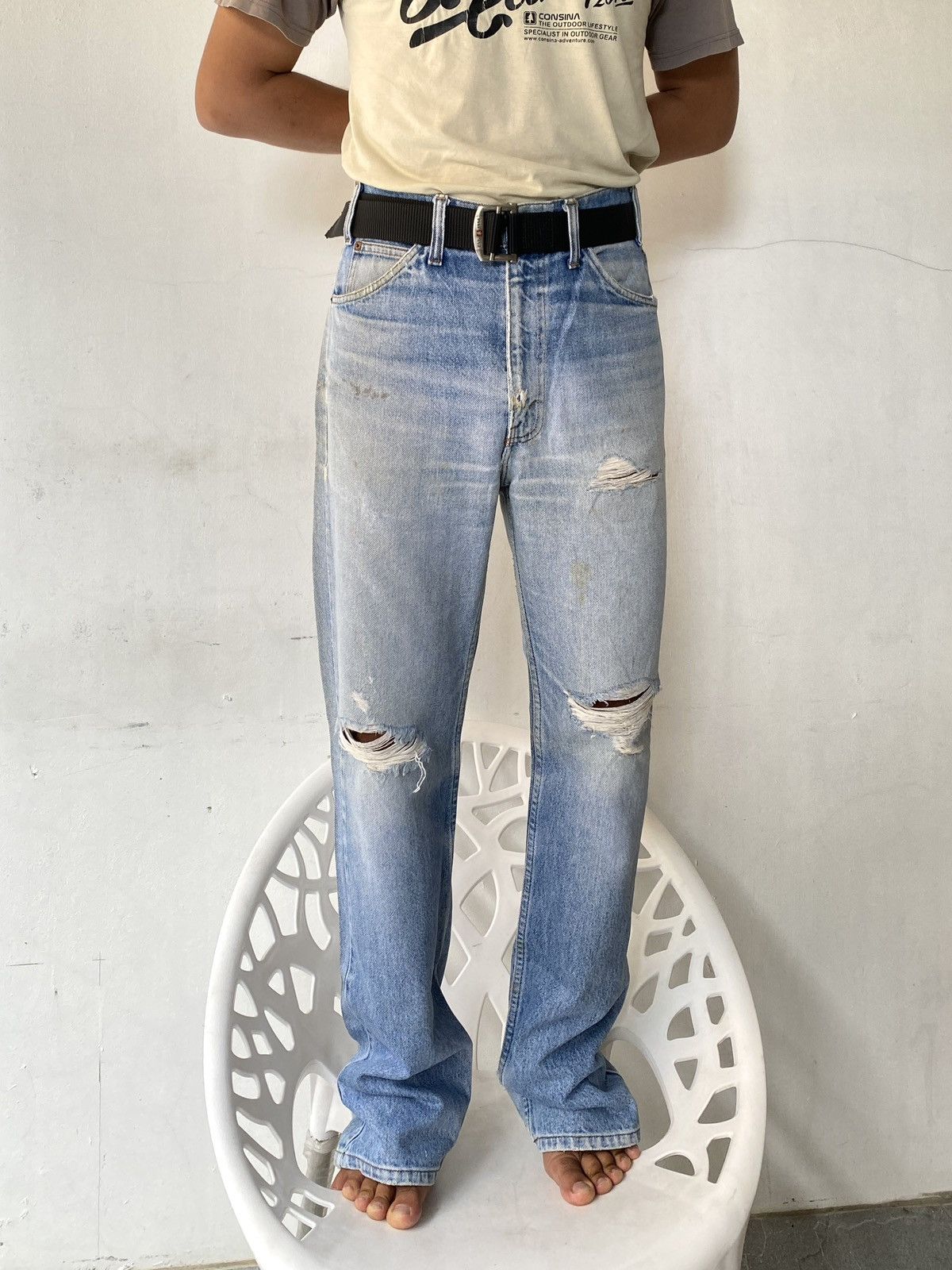 Levi's DISTRESSED 1980s Levi’s 517 Bootcut Washed Blue Jeans Size US 33 - 17 Thumbnail
