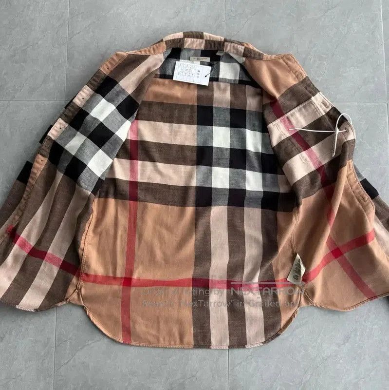 Burberry Burberry Women's Khaki Plaid Shirt. Size M / US 6-8 / IT 42-44 - 3 Thumbnail