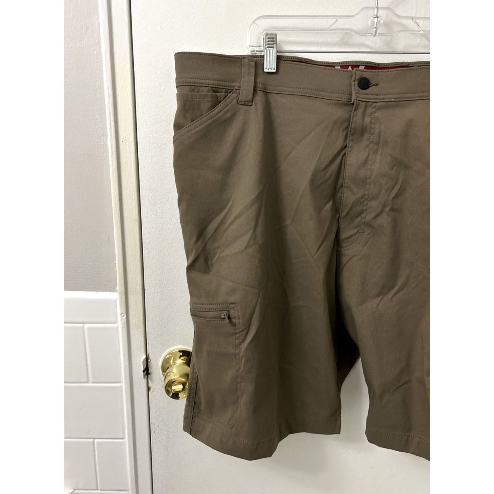Wrangler Wrangler Performance Cargo Shorts Mens 44 Gray UPF 50 Relax Fit 10” Inseam Cargo Pockets Outdoor Travel Casual Men Size US 44 / EU 60 - 2 Thumbnail
