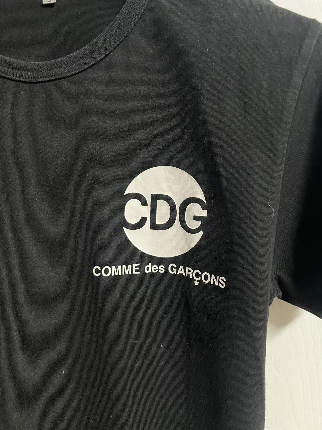 CDG by Comme des Garcons ARCHIVAL! 2010s Comme Des Garcons CDG Round Logo Tee (S) Size US S / EU 44-46 / 1 - 3 Thumbnail